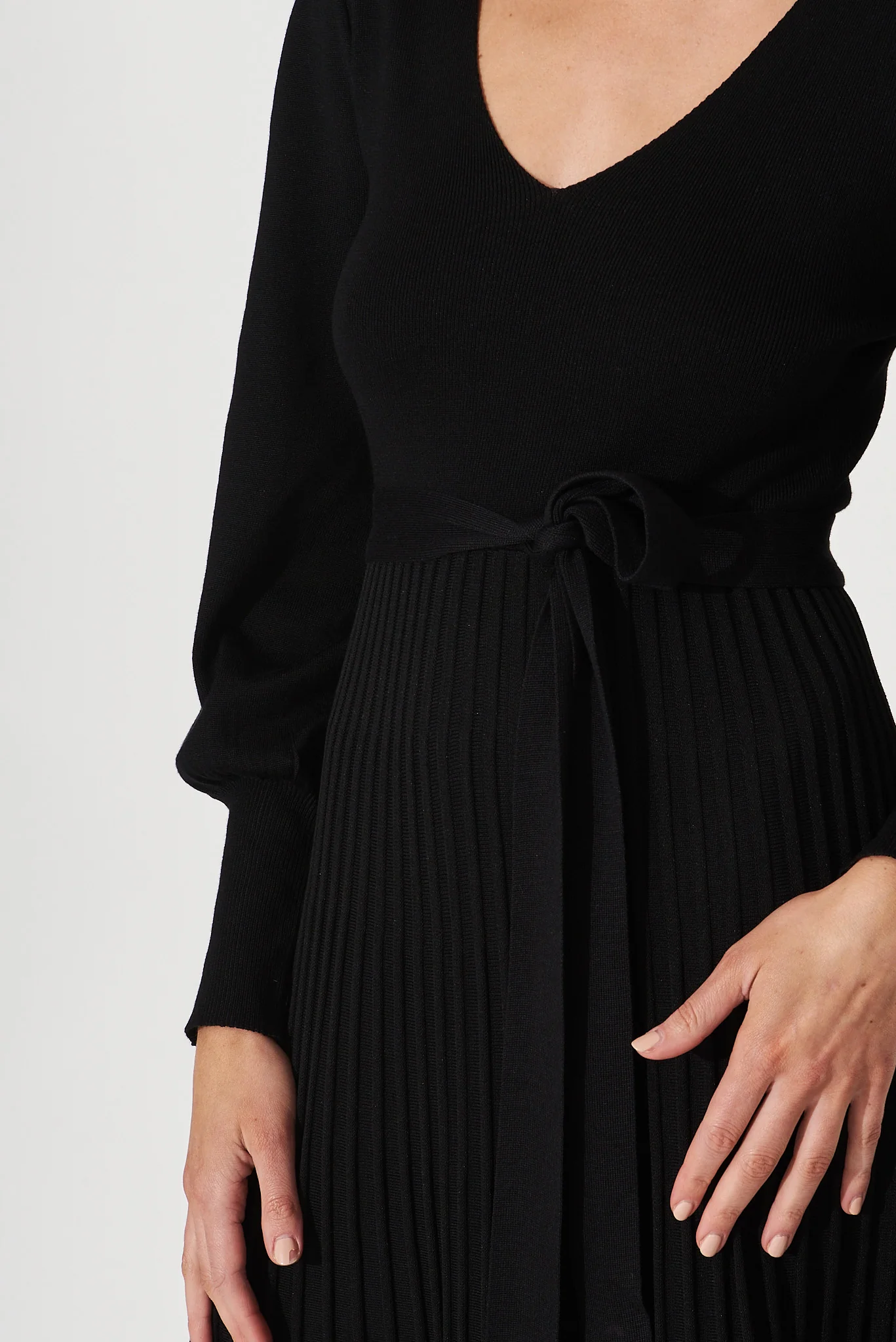 Albi Midi Knit Dress In Black Cotton Blend - Image 5