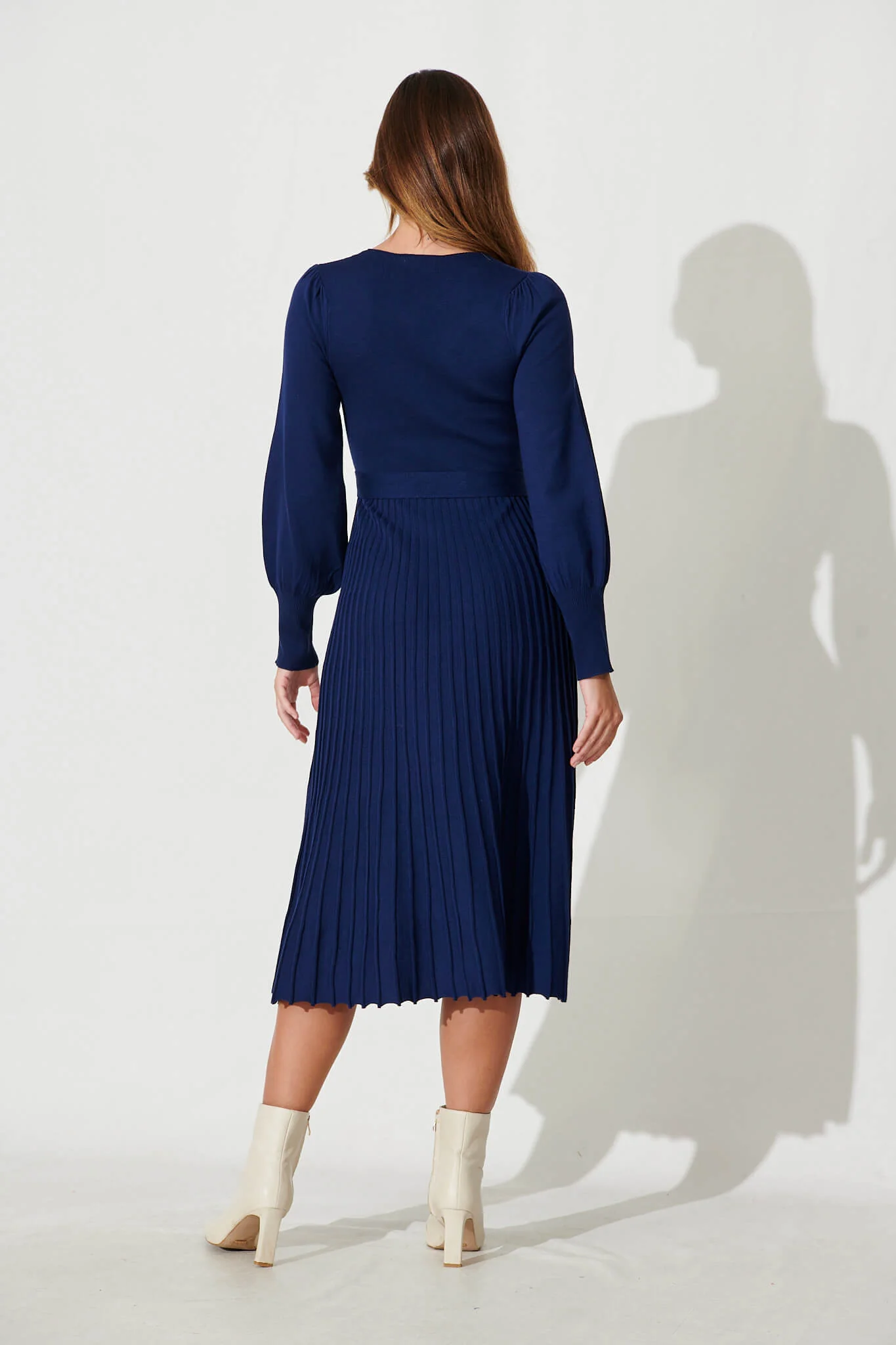 Albi Midi Knit Dress In Navy Cotton Blend - Image 4