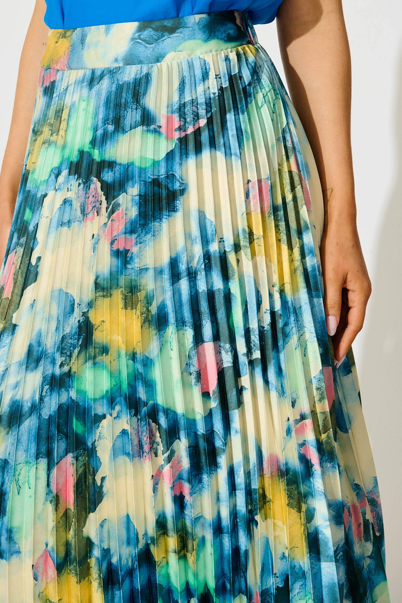 Allison Midi Pleat Skirt in Blue Multi Watercolour Satin - Image 5