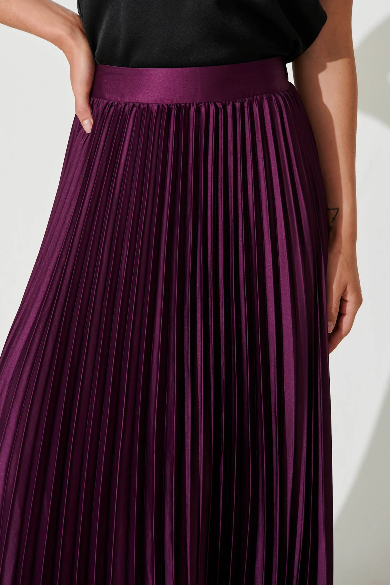 Allison Midi Pleat Skirt In Plum Satin - Image 5