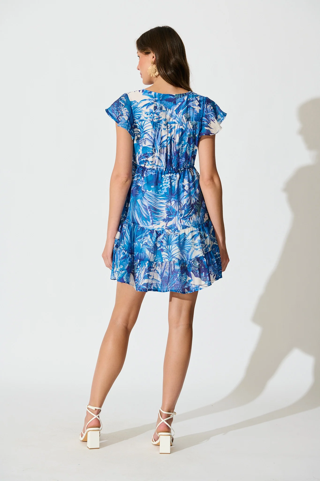 Allyza Dress in in Blue and White Leaf Cotton Blend - Image 4