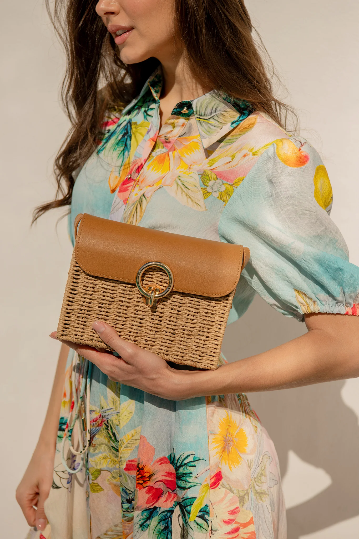 Amalfi Crossbody Bag in Natural with Tan Contrast