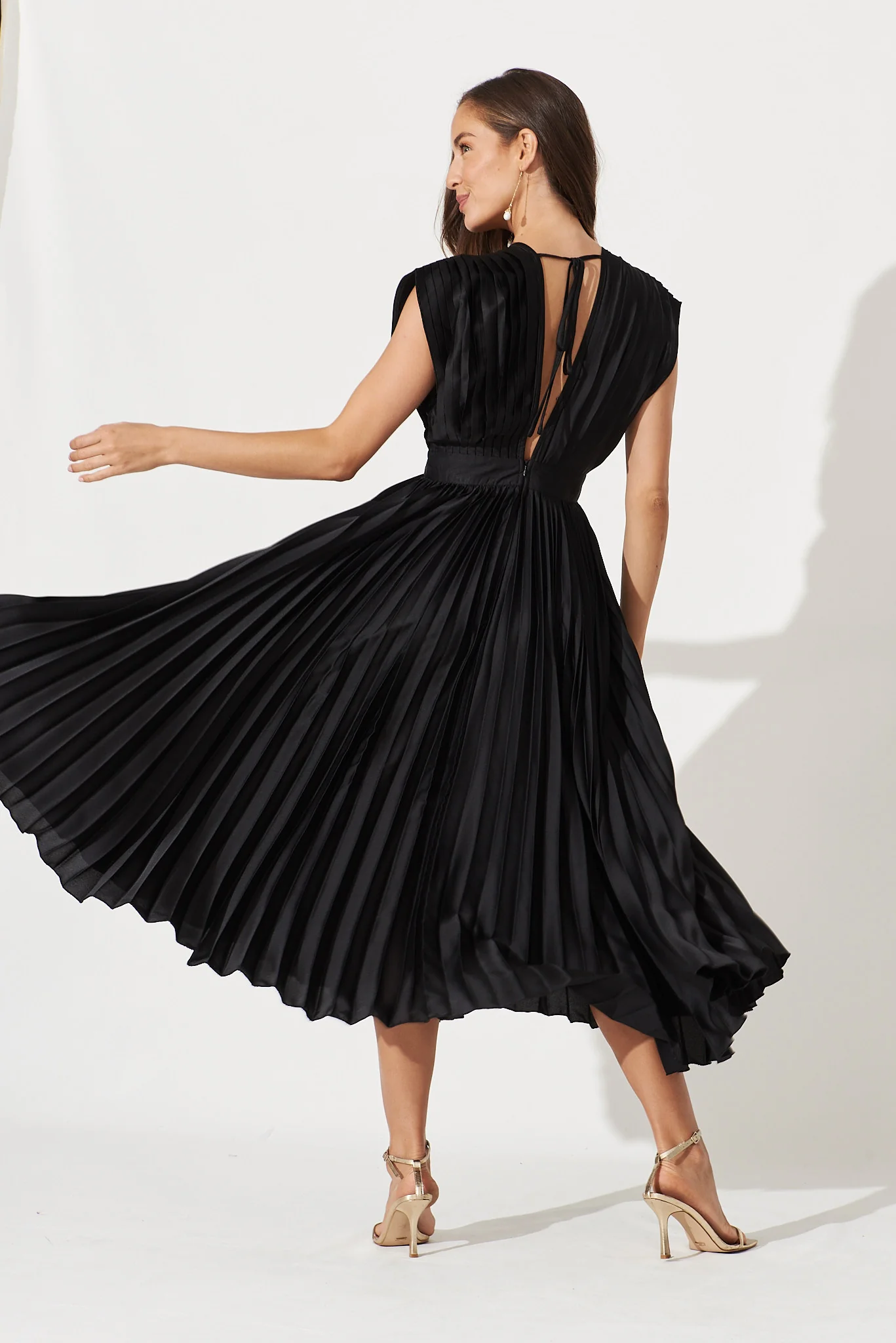 Anetta Midi Dress In Pleated Black Satin - Image 4