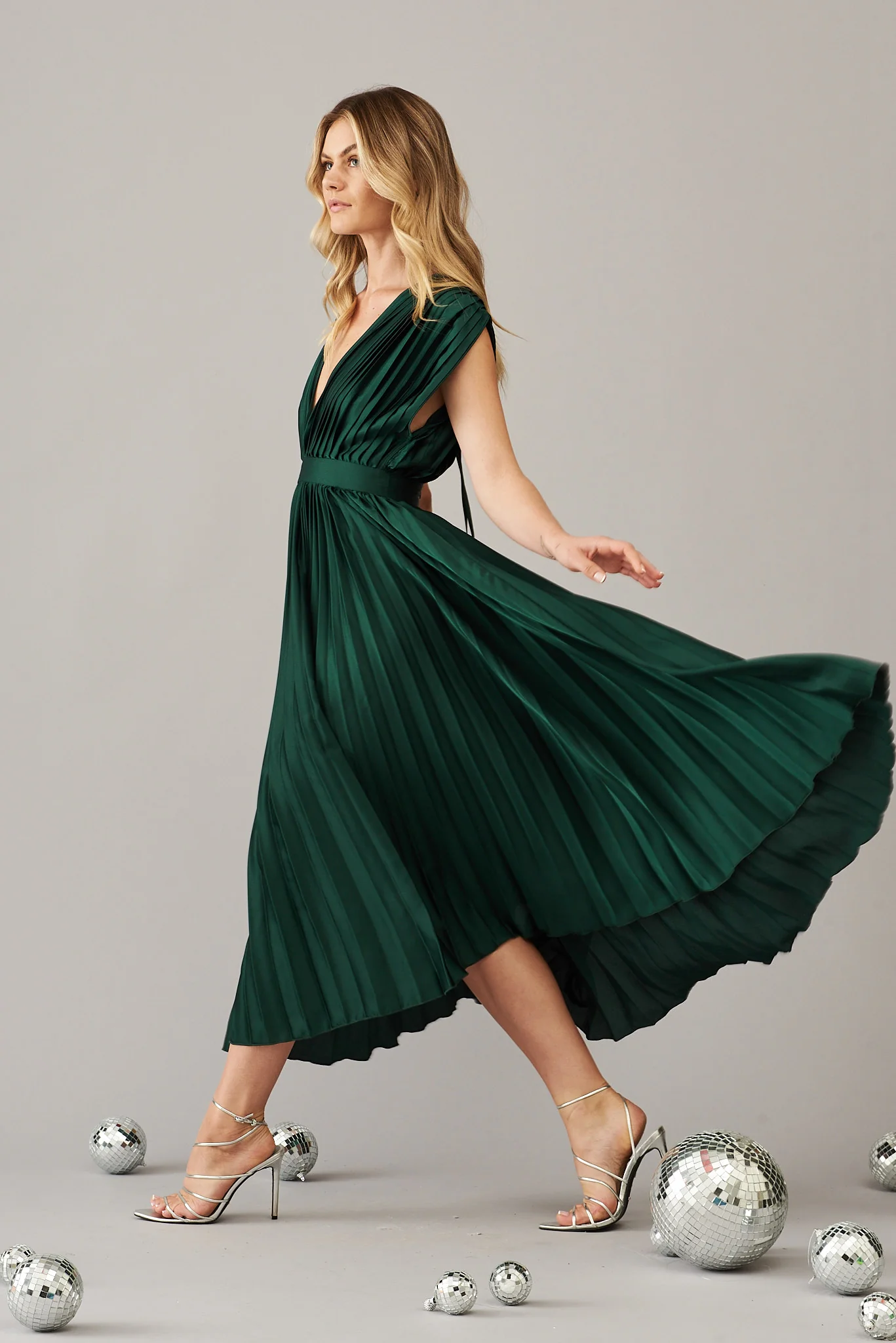 Anetta Midi Dress In Pleated Emerald Satin - Image 4