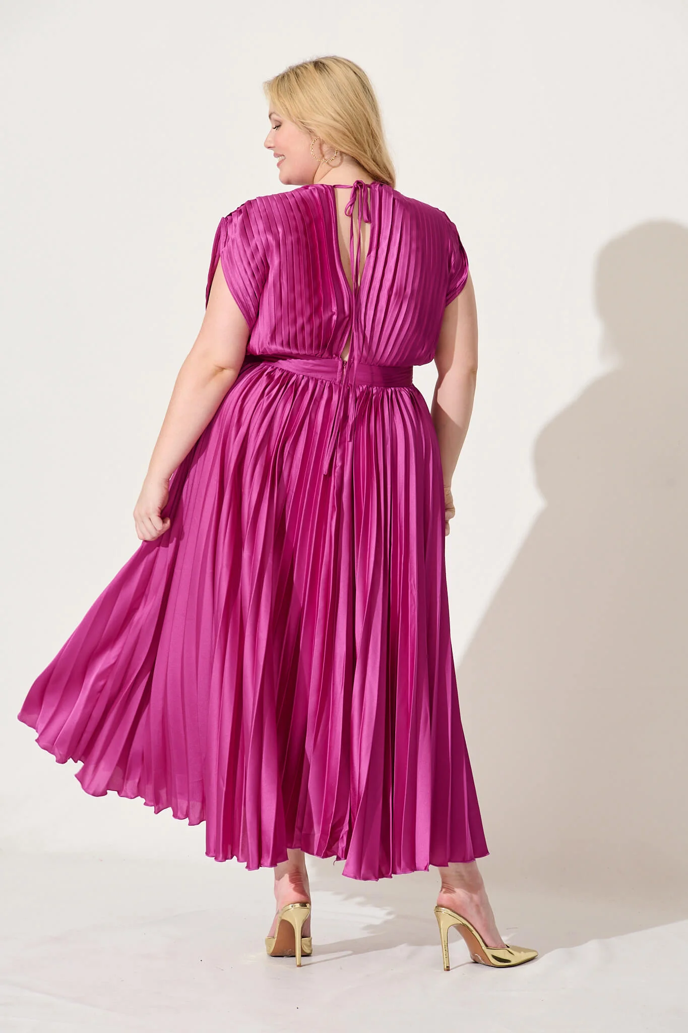 Anetta Midi Dress In Pleated Magenta Satin - Image 11
