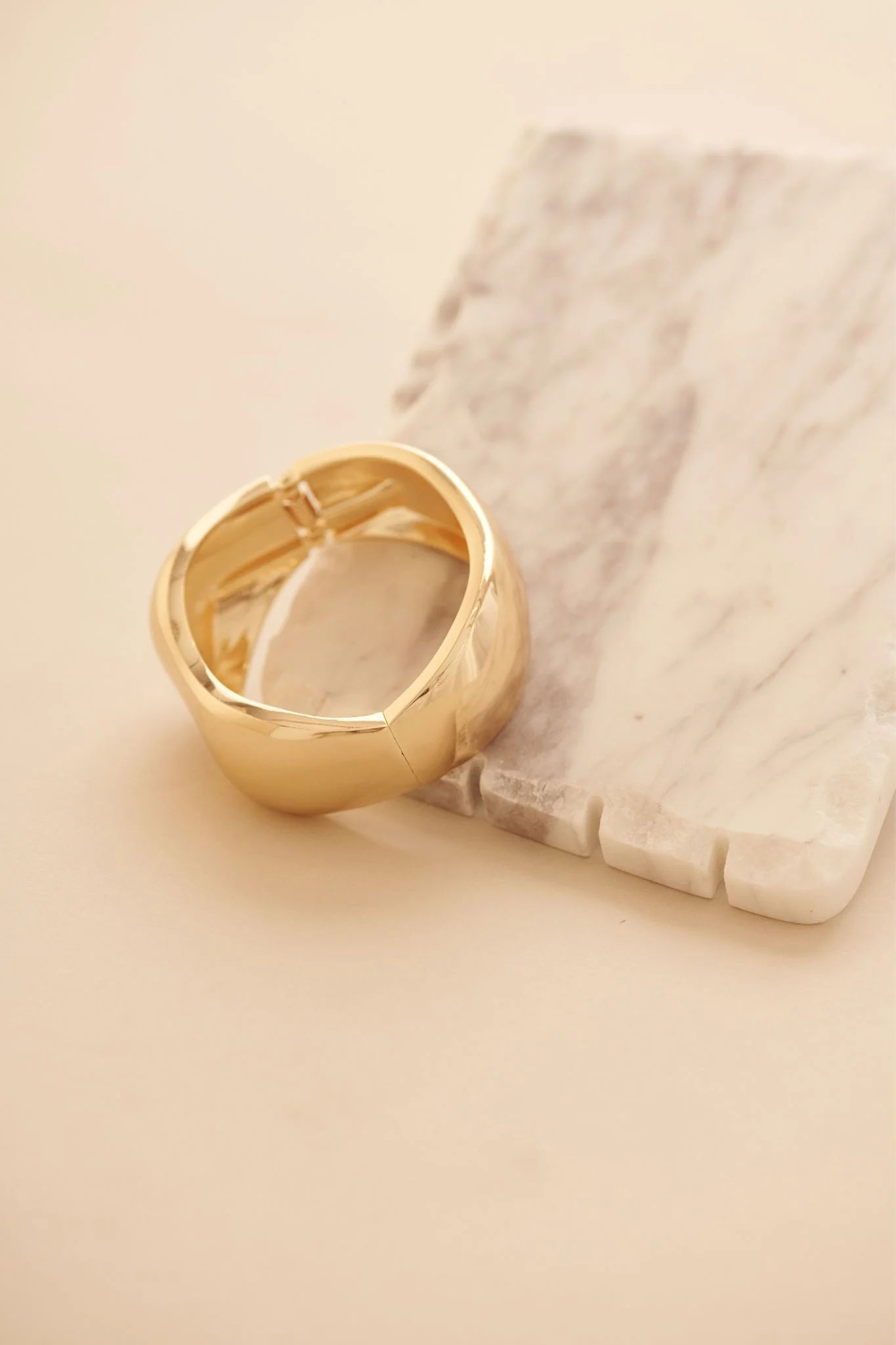 Annie Irregular Round Bangle in Gold