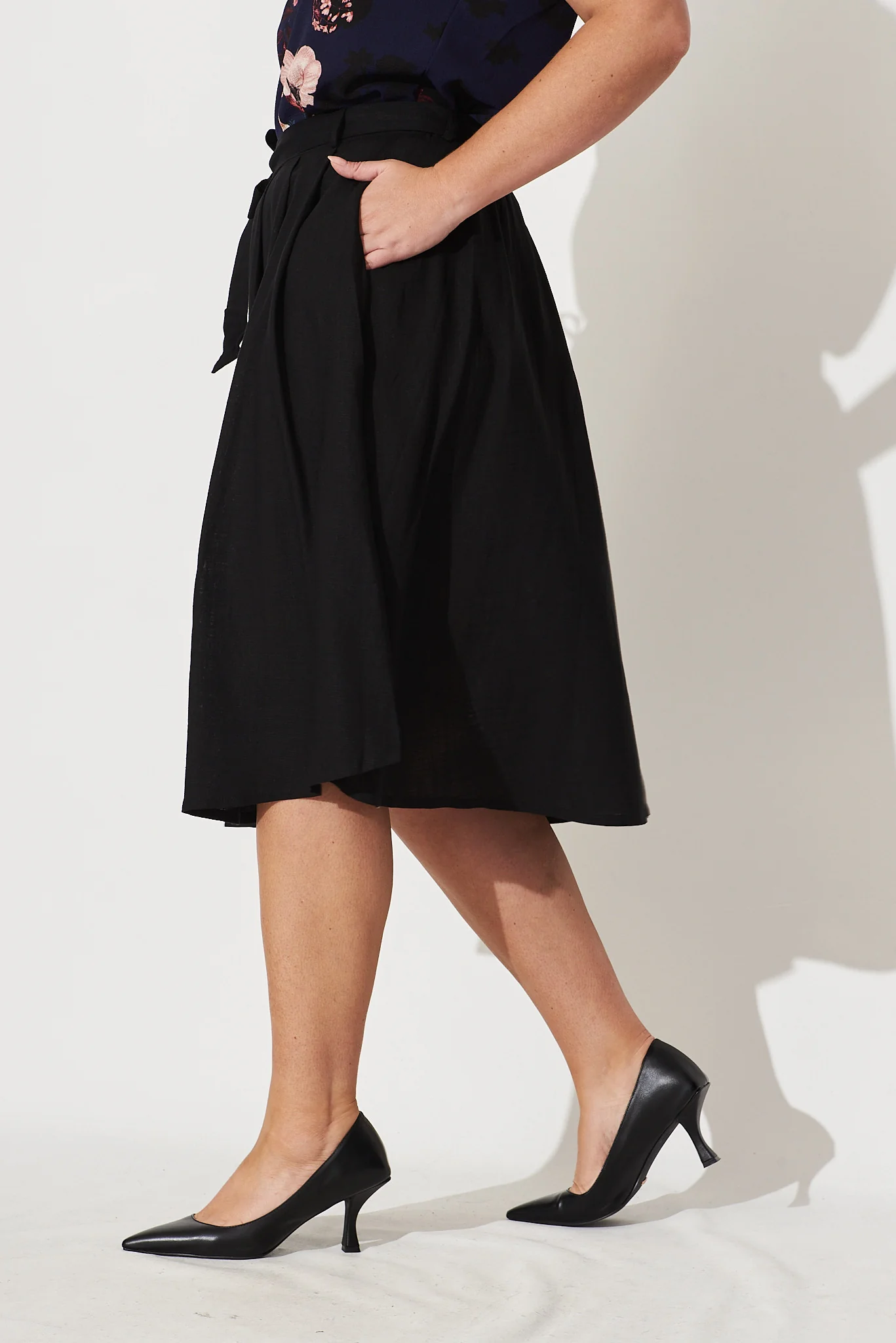 Bailey Midi Skirt In Black Linen - Image 8