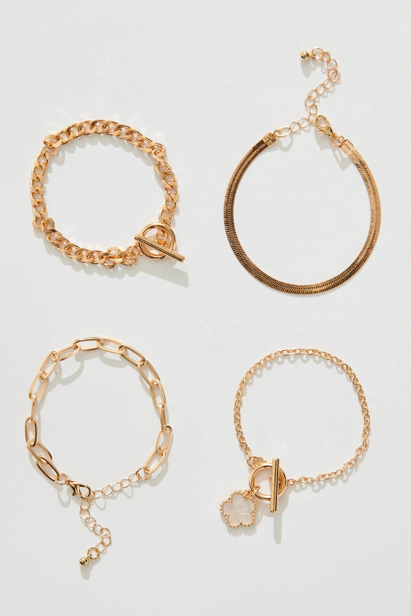 Bambi Four Layered Bracelet In Gold With Pearlescent Clover