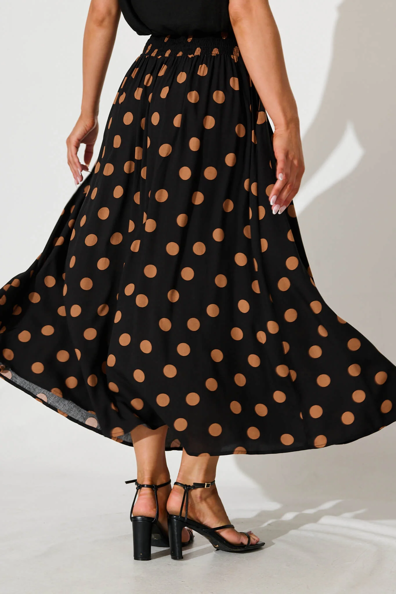 Brandsy Maxi Skirt In Black With Brown Spot - Image 3