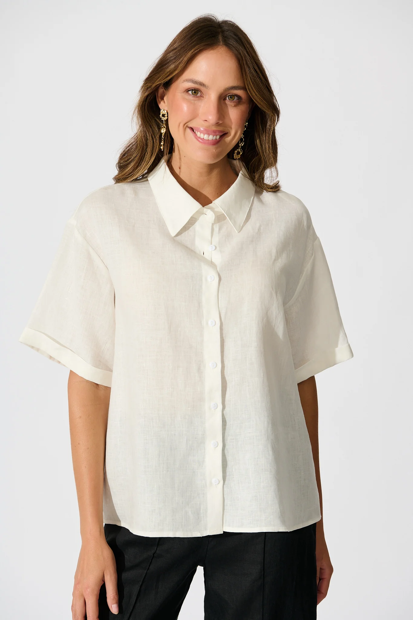 Breeze Shirt in White Linen - Image 7