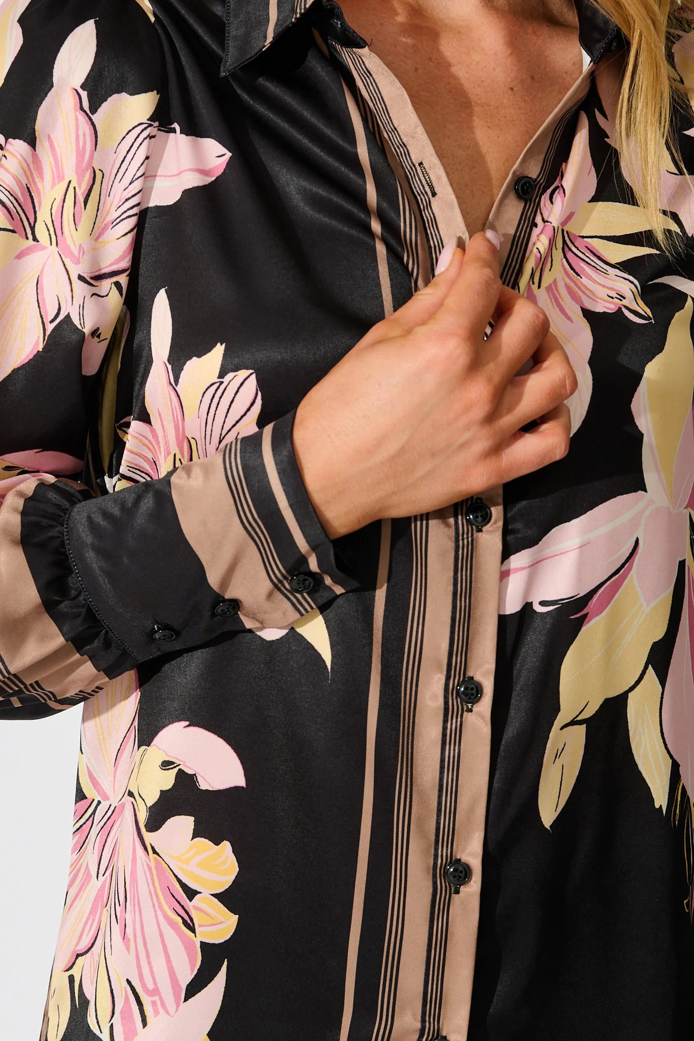 Callia Shirt in Black with Blush Floral Border Print Satin - Image 5
