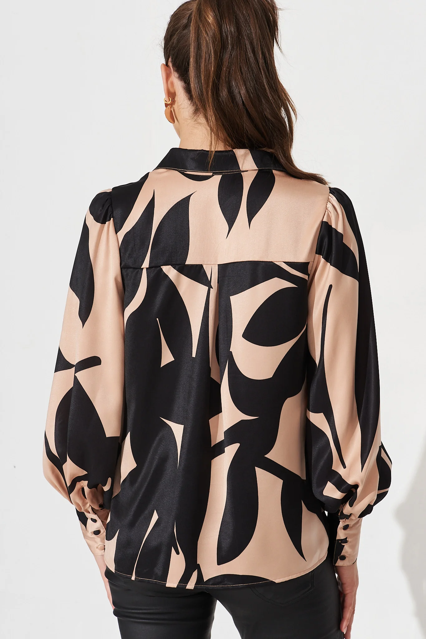 PRE ORDER Callia Shirt In Brown With Black Print - Image 5