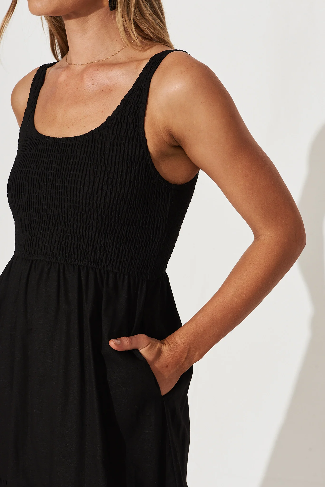 Caribbean Midi Dress In Black Cotton Linen - Image 5