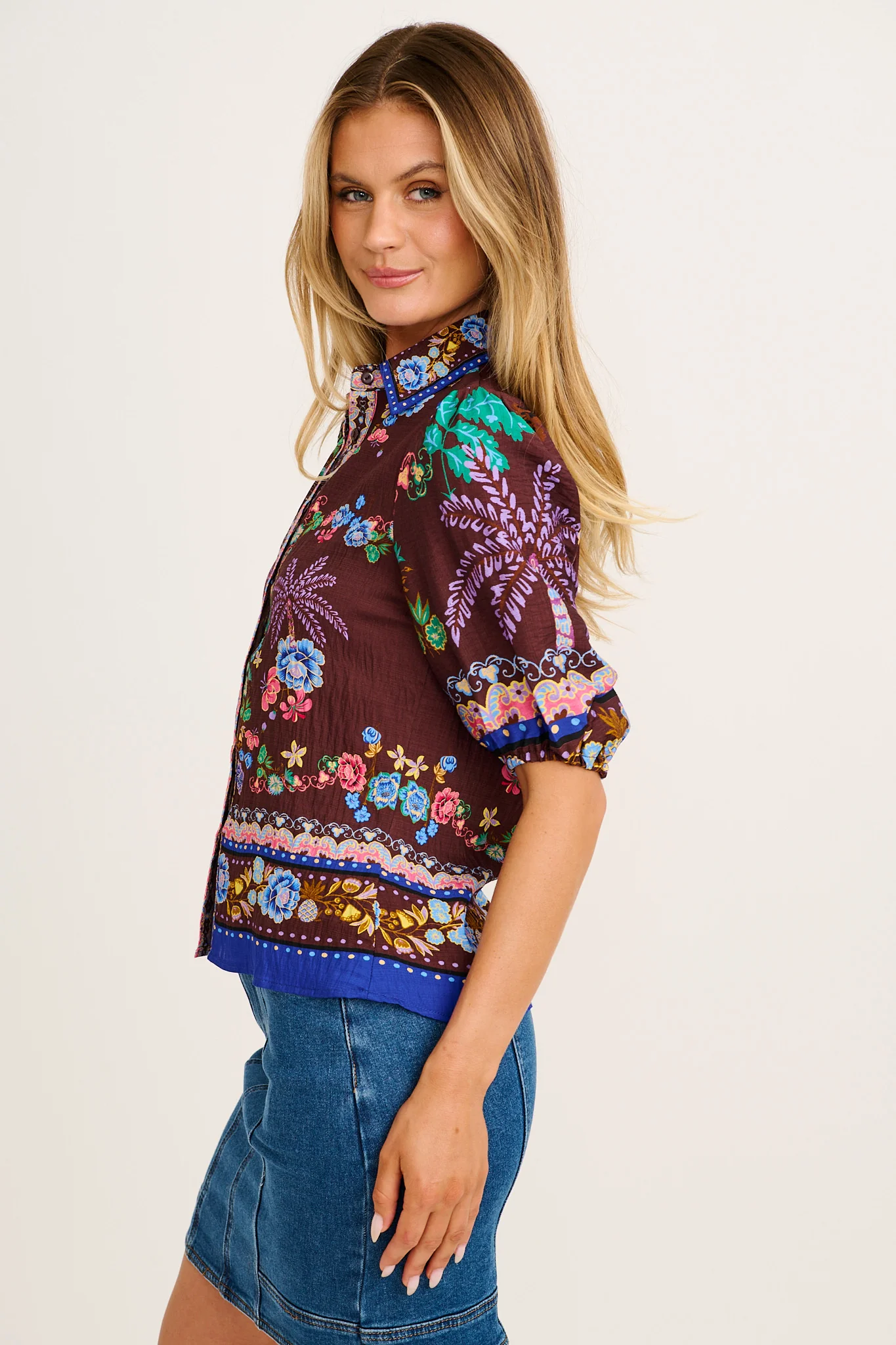 Cheering Top in Chocolate Multi Floral Print Linen Blend - Image 2