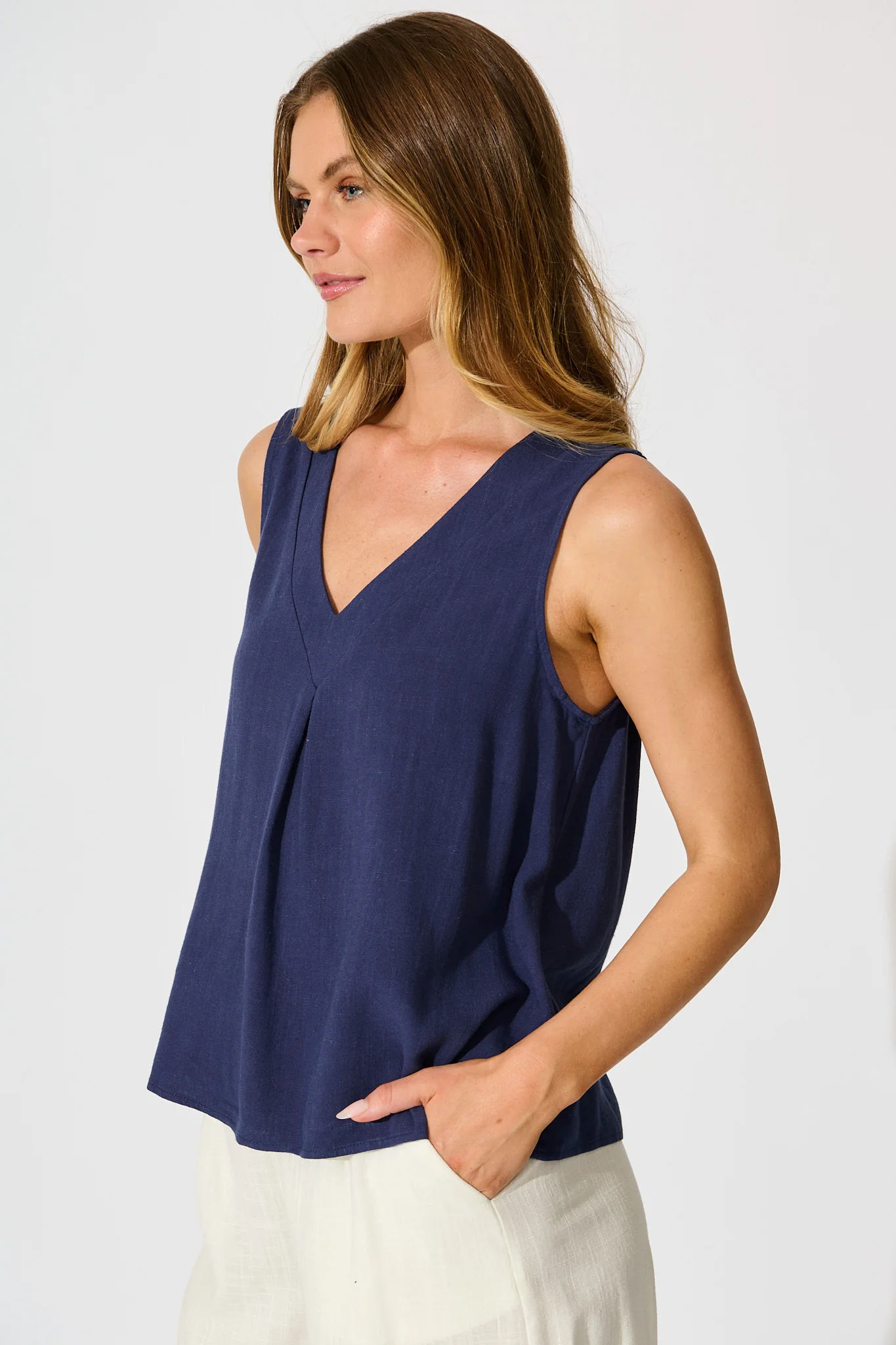 Chloanna Top in Navy Linen Blend - Image 2