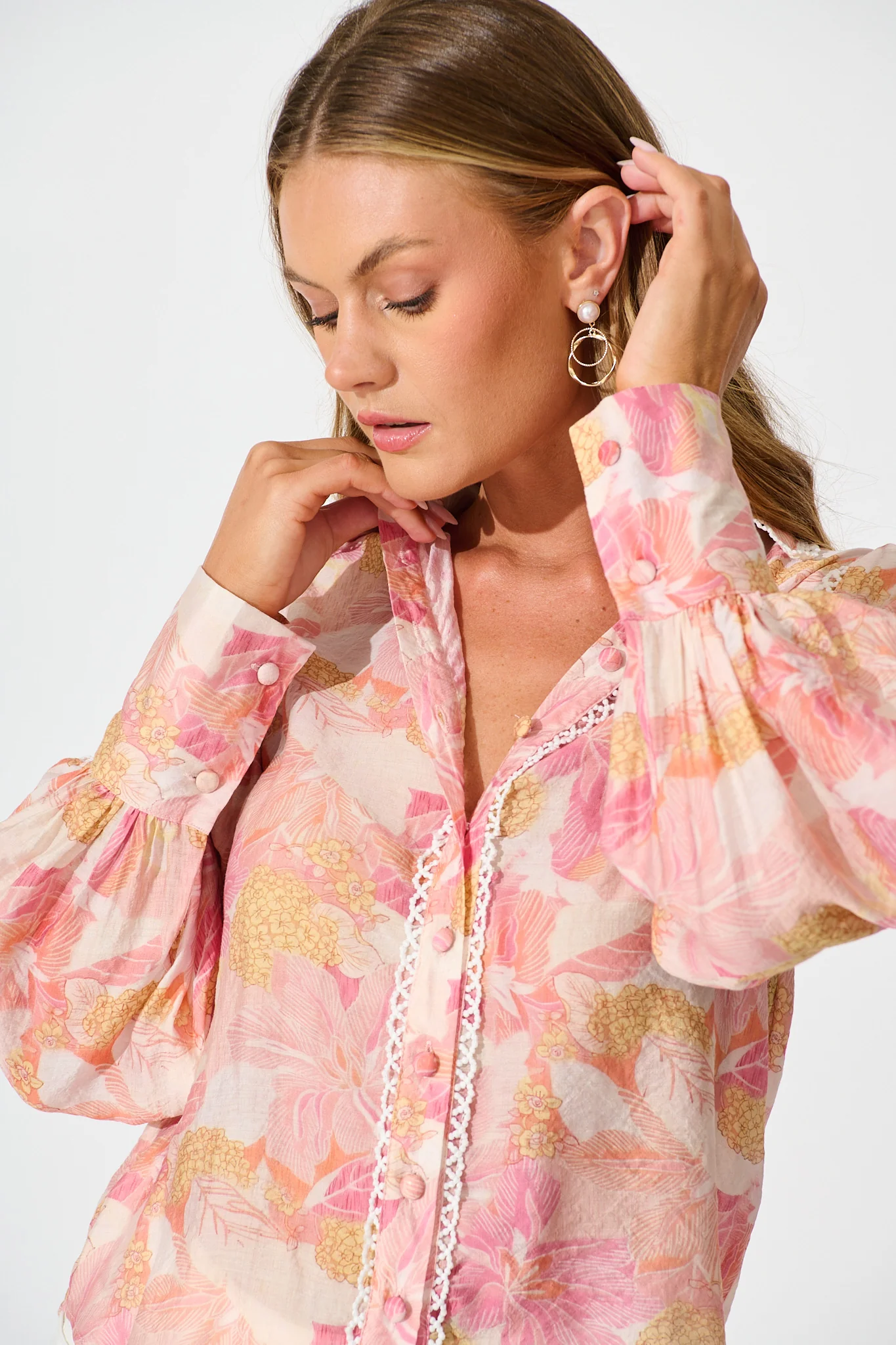 Davies Shirt in Pink Floral With White Lace Trim - Image 8