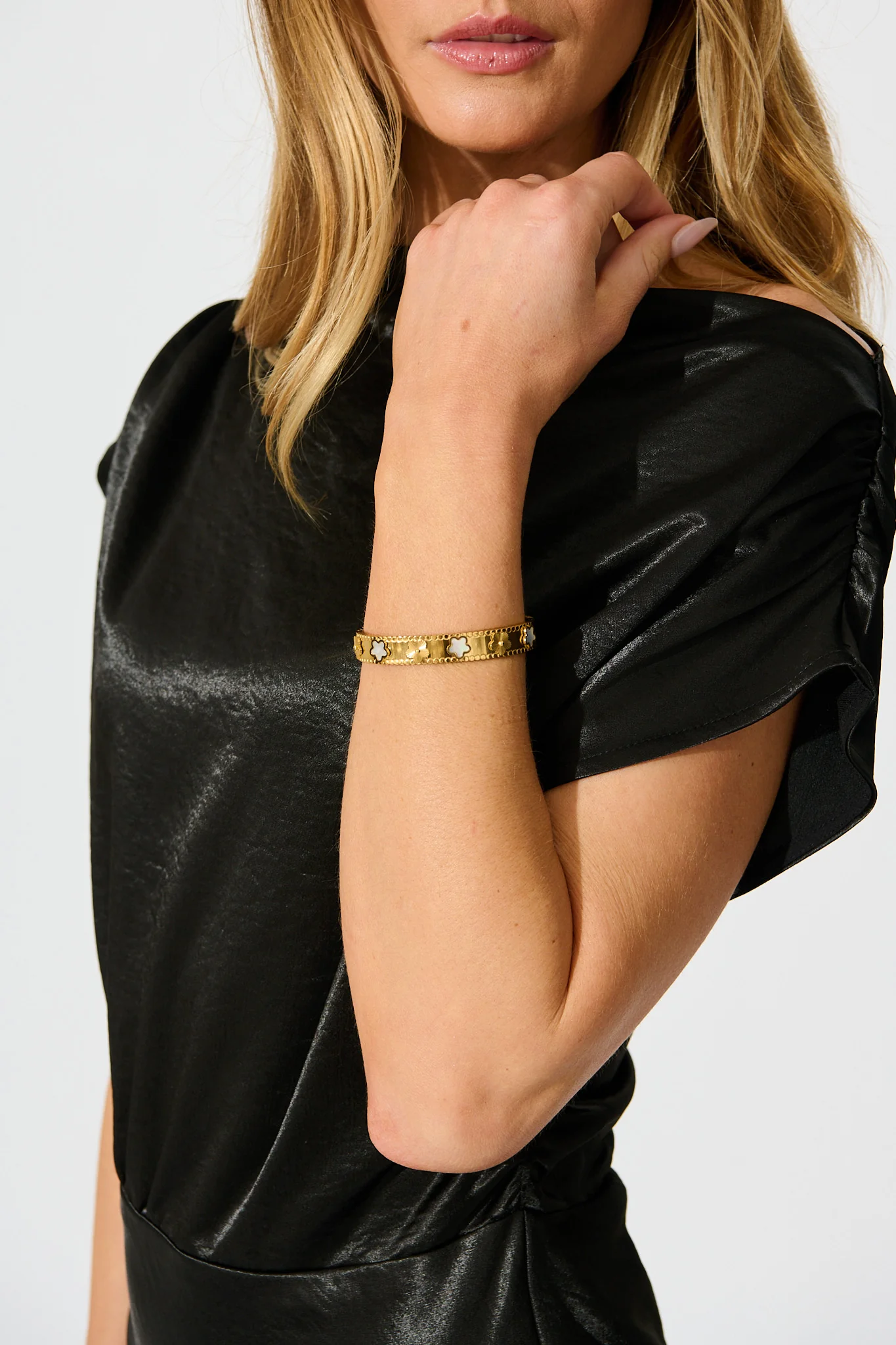 Denzel Bangle in 18K Gold - Image 2