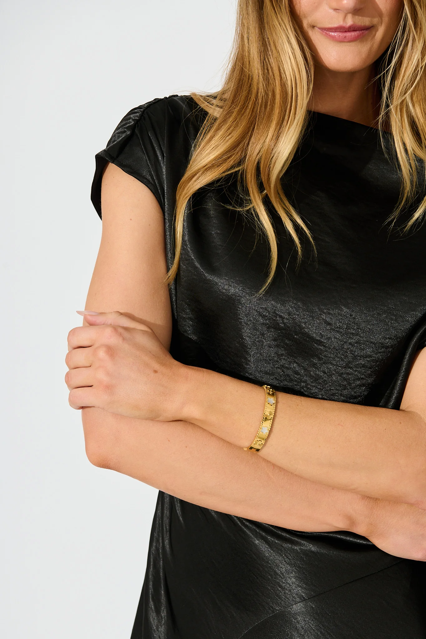 Denzel Bangle in 18K Gold - Image 7