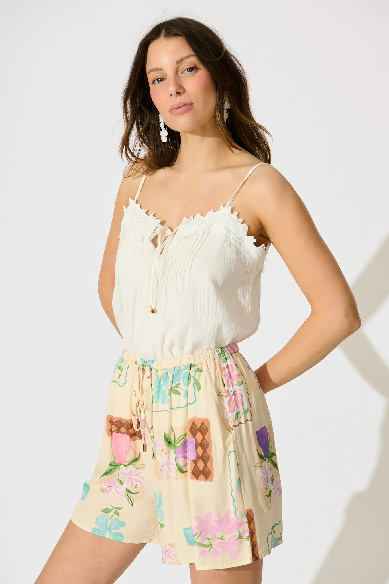 Elise Bloom Short in Multi Conversational Print - Image 4