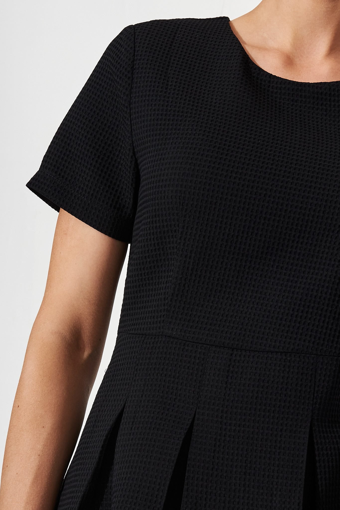 Elizabeth Dress In Textured Black - Image 7