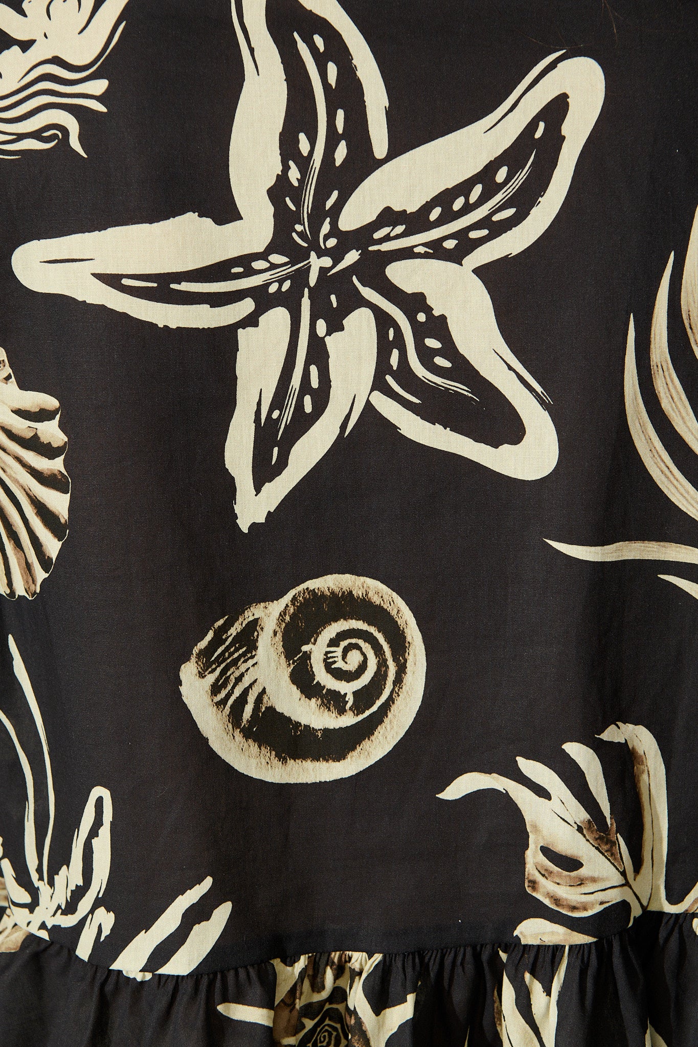 Elsbeth Tie Front Top Black and White Sea Shell Cotton - Image 6
