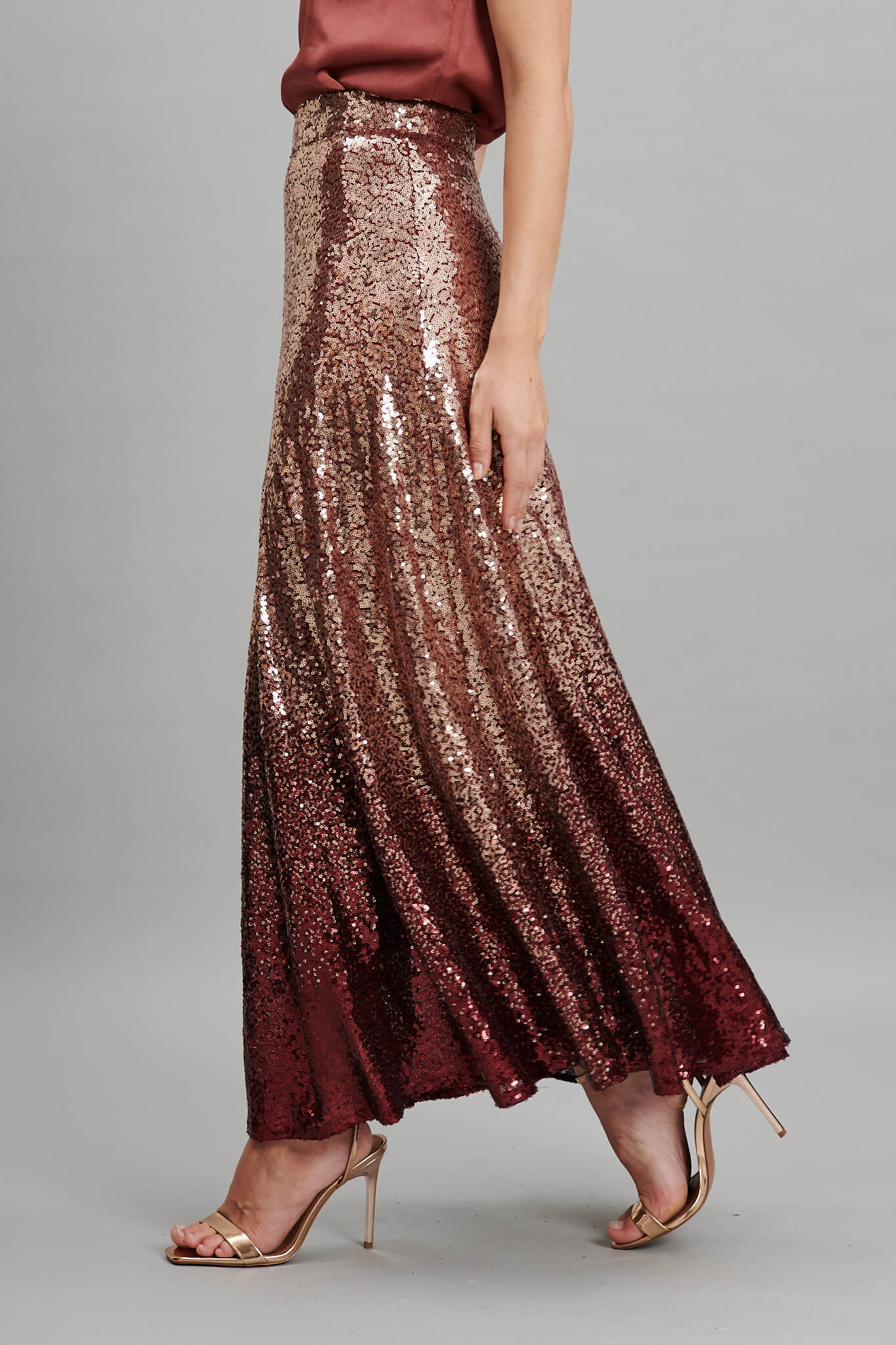 Exquisite Maxi Skirt In Gold With Wine Ombre Sequin - Image 6