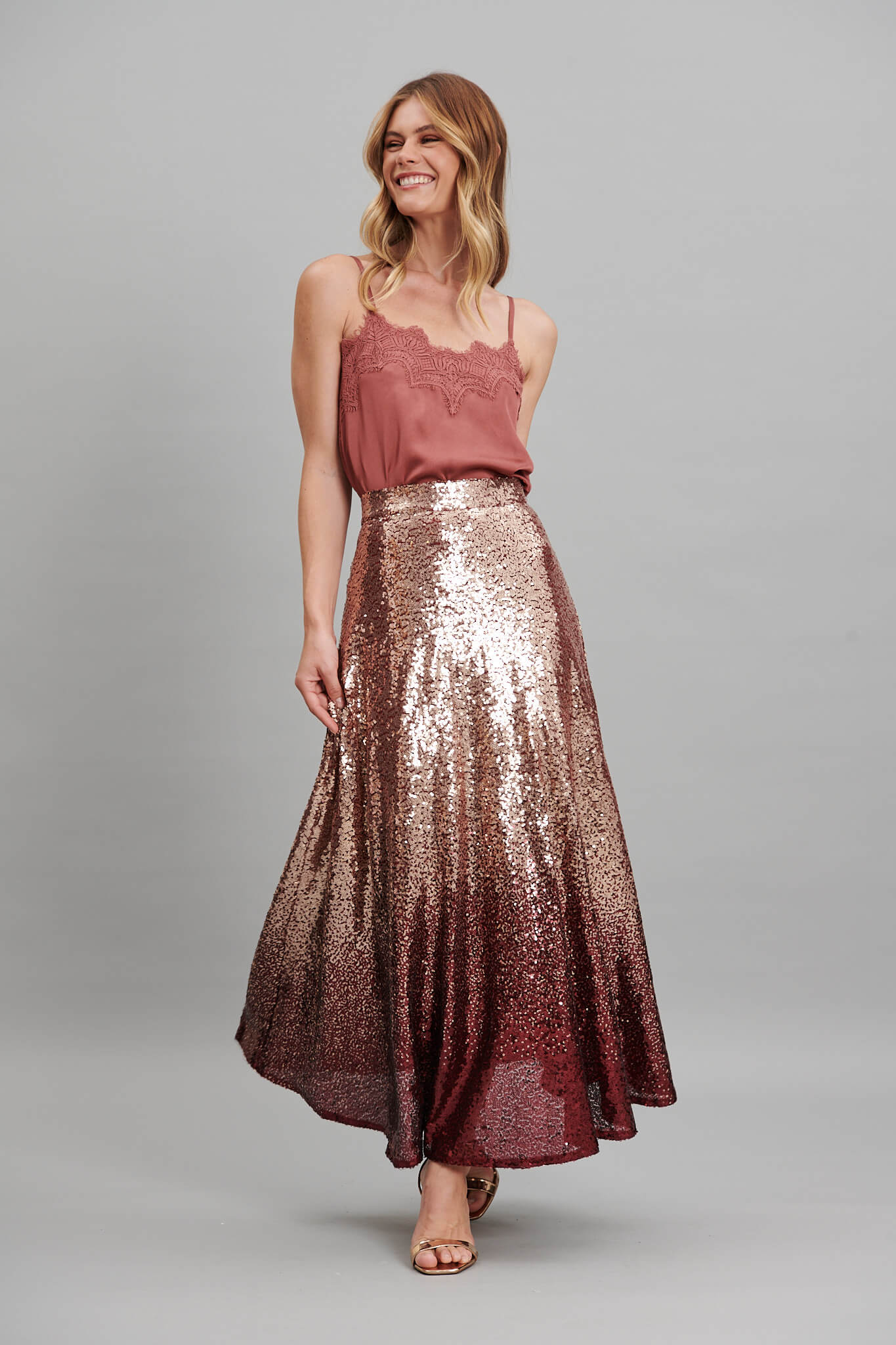 Exquisite Maxi Skirt In Gold With Wine Ombre Sequin - Image 9