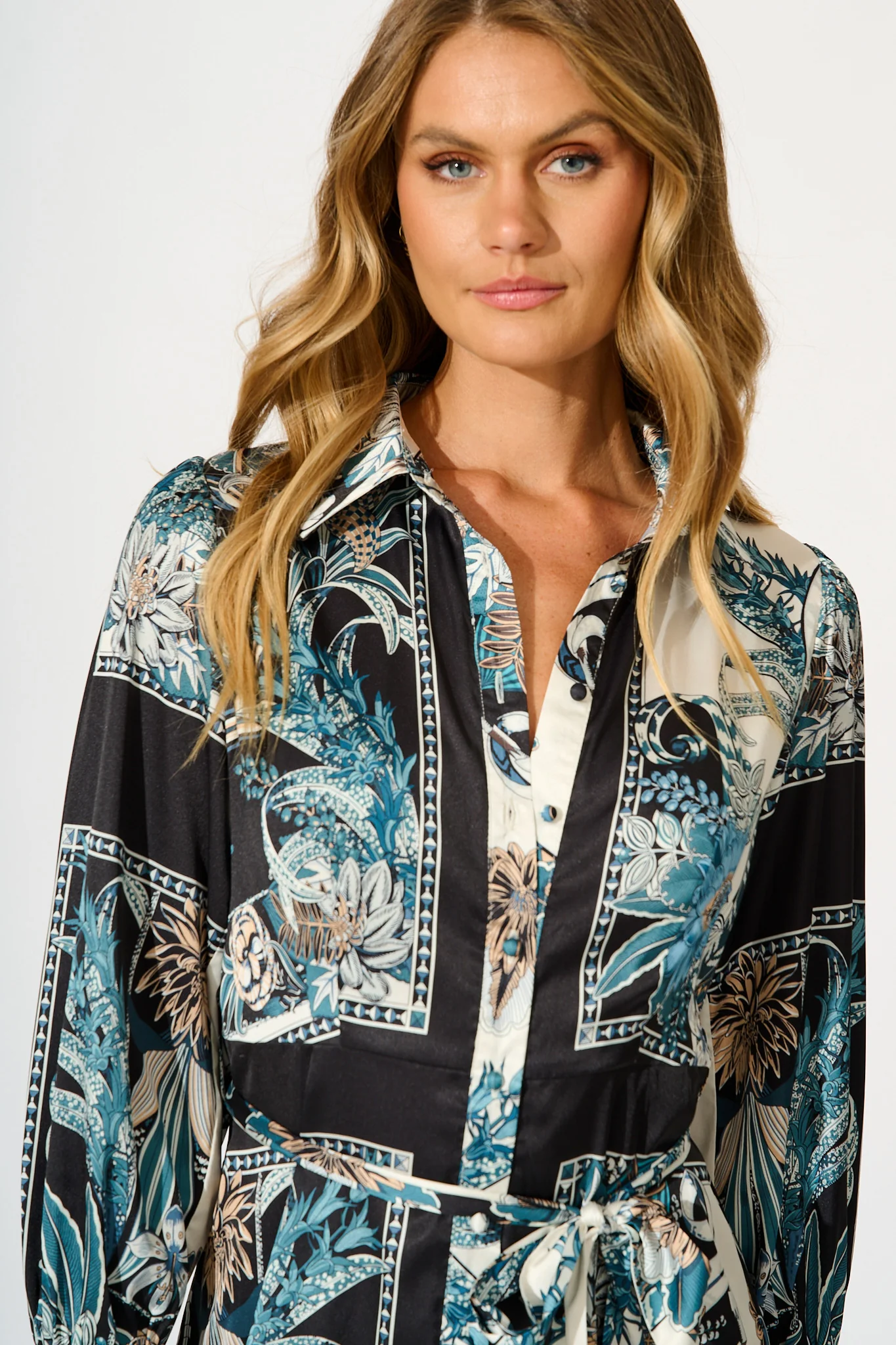 Fleur De Lune Dress in Black and Blue Floral - Image 5