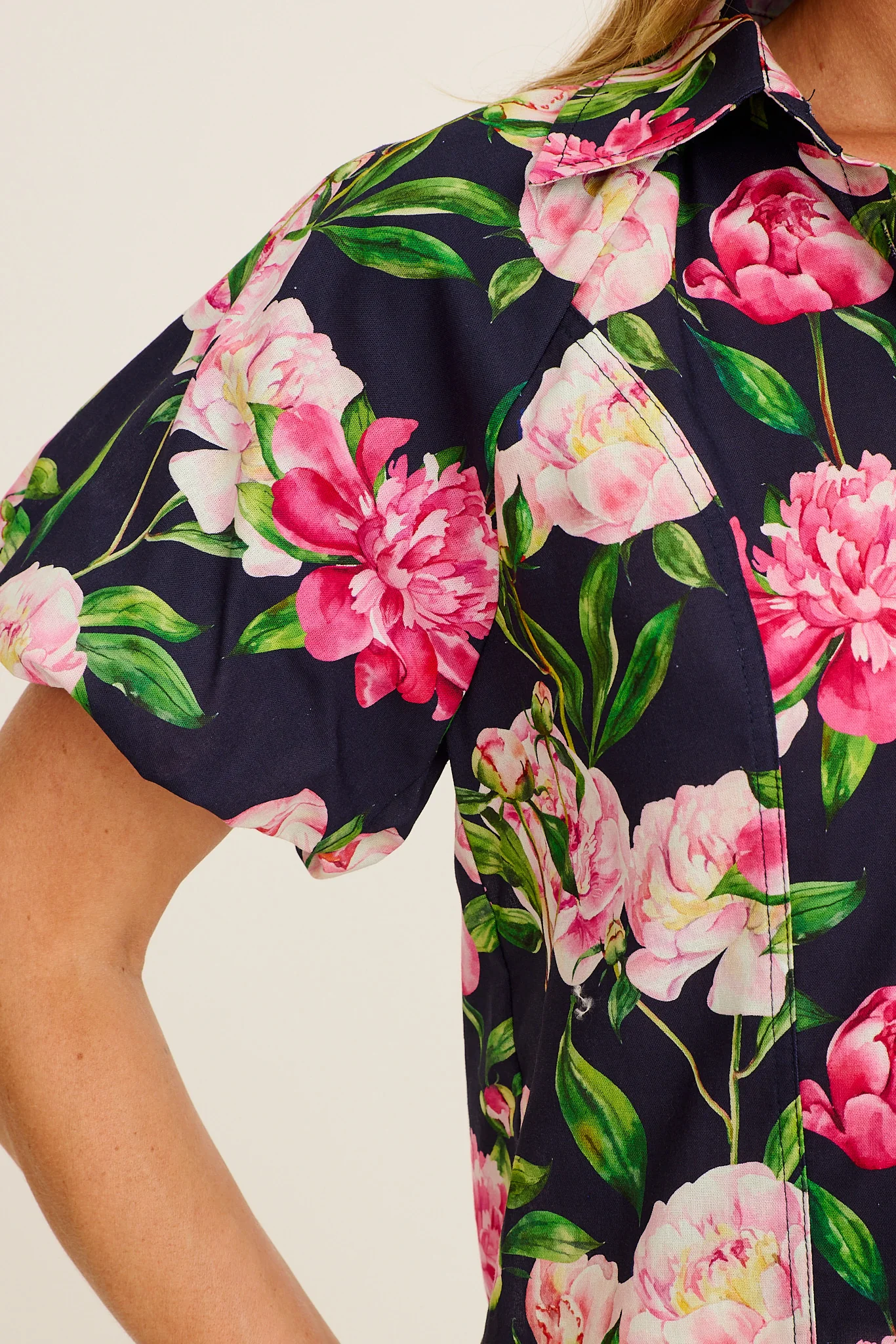 Flourish Shirt in Navy with Blush Floral Cotton - Image 5