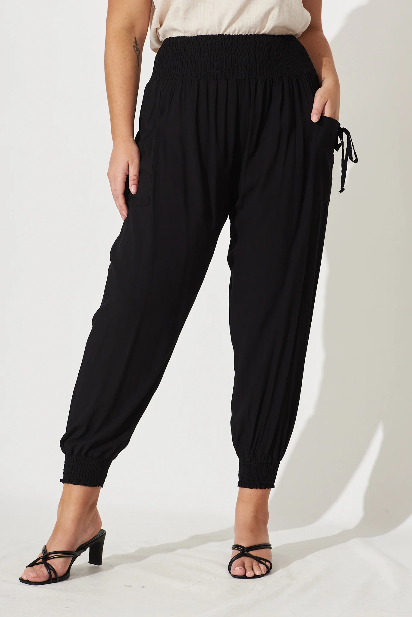 Gabby Lounge Pants In Black - Image 5
