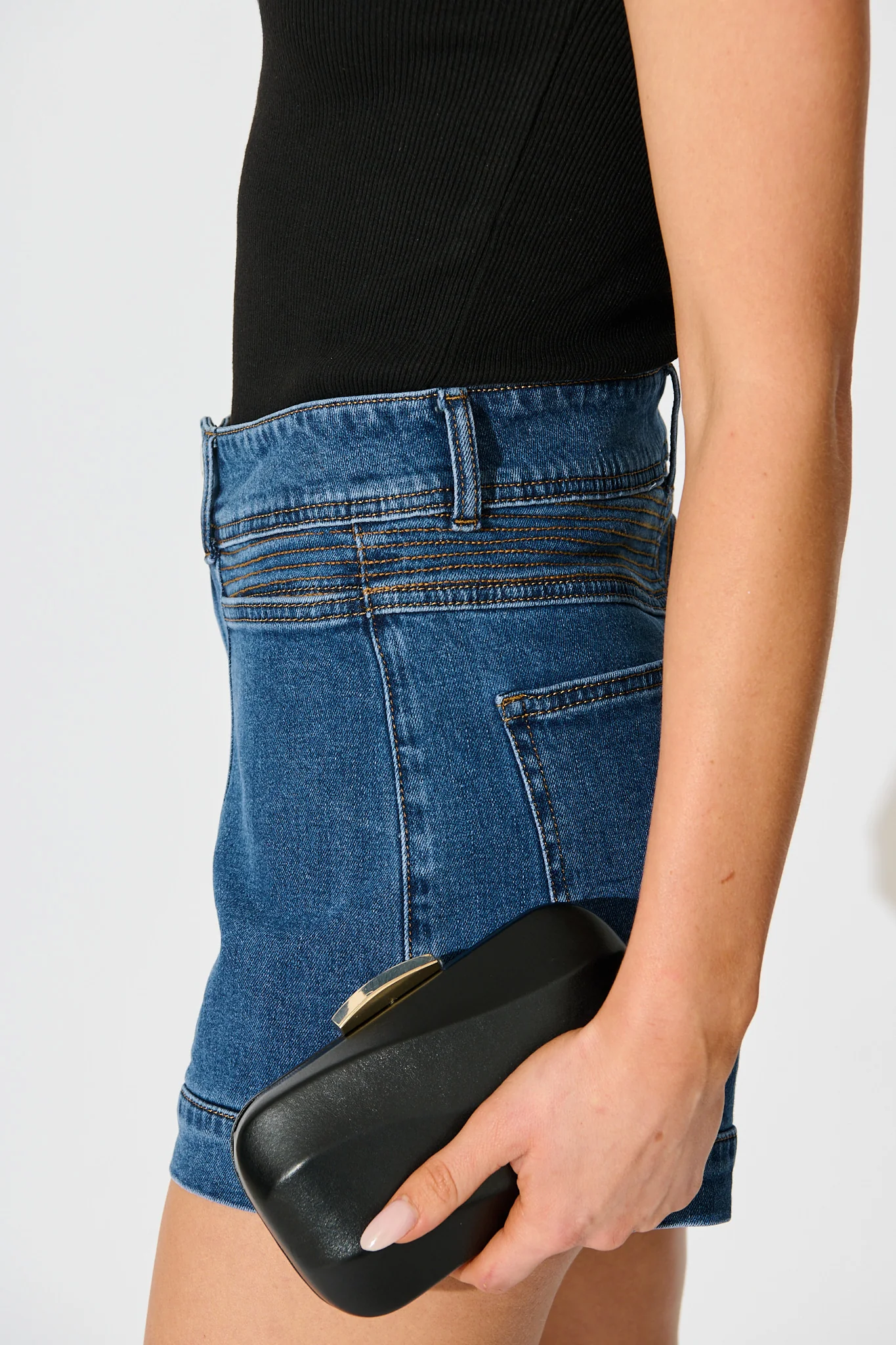 Giselle Evening Clutch in Black - Image 5