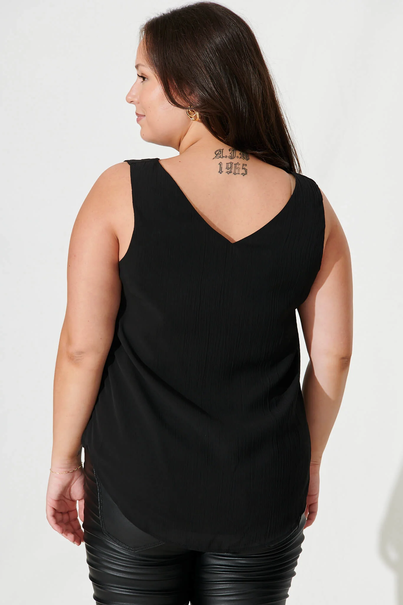 Indy Top In Black - Image 8