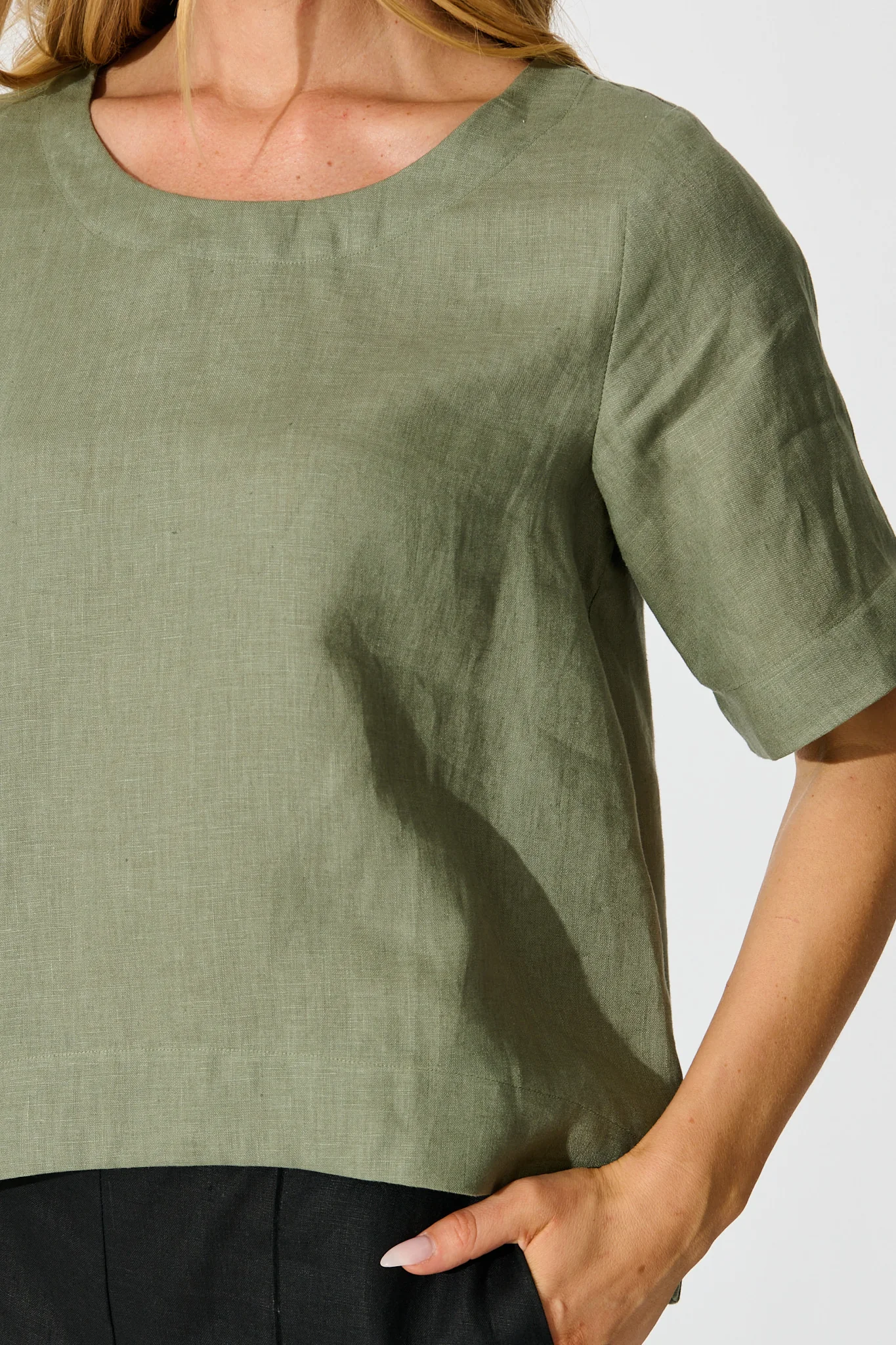 Island Soul Top in Khaki Linen - Image 7
