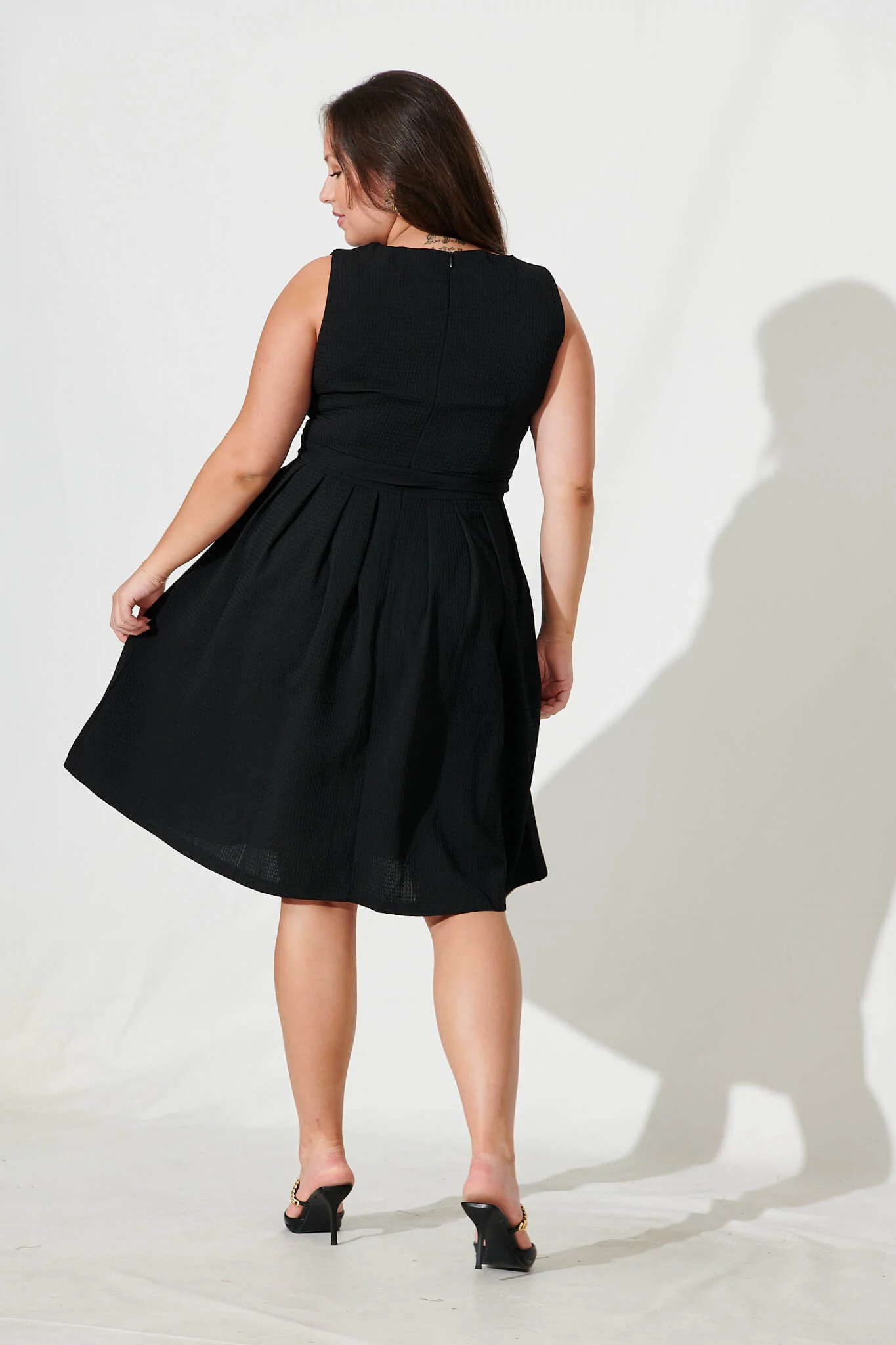 Jardin Dress In Textured Black - Image 9