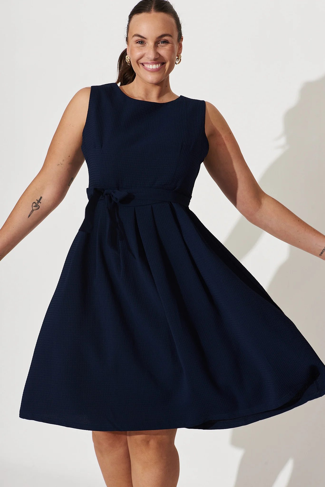 Jardin Dress In Textured Navy - Image 6