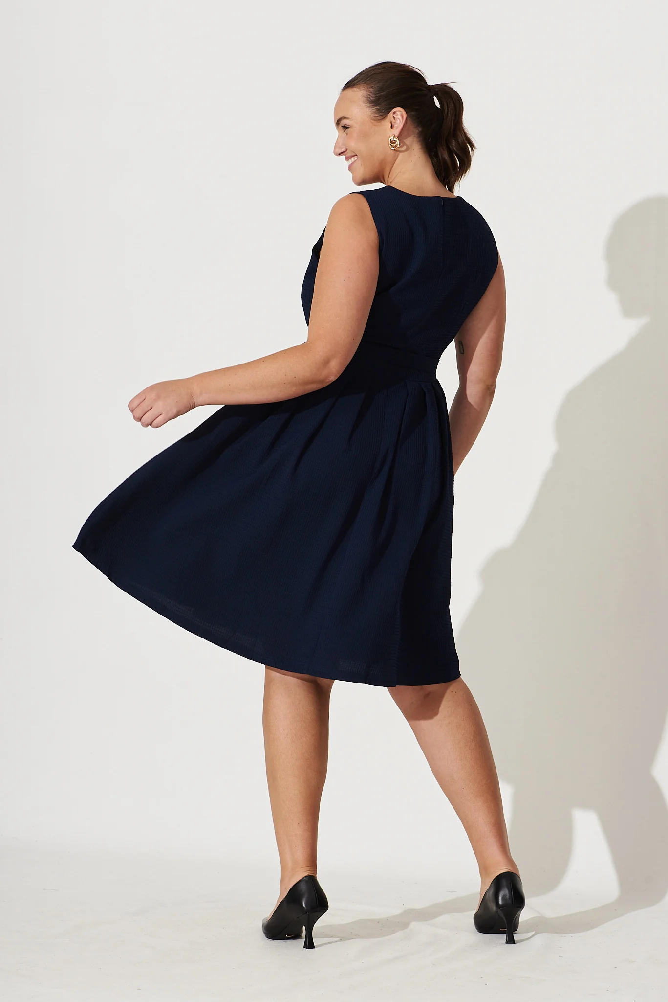 Jardin Dress In Textured Navy - Image 9