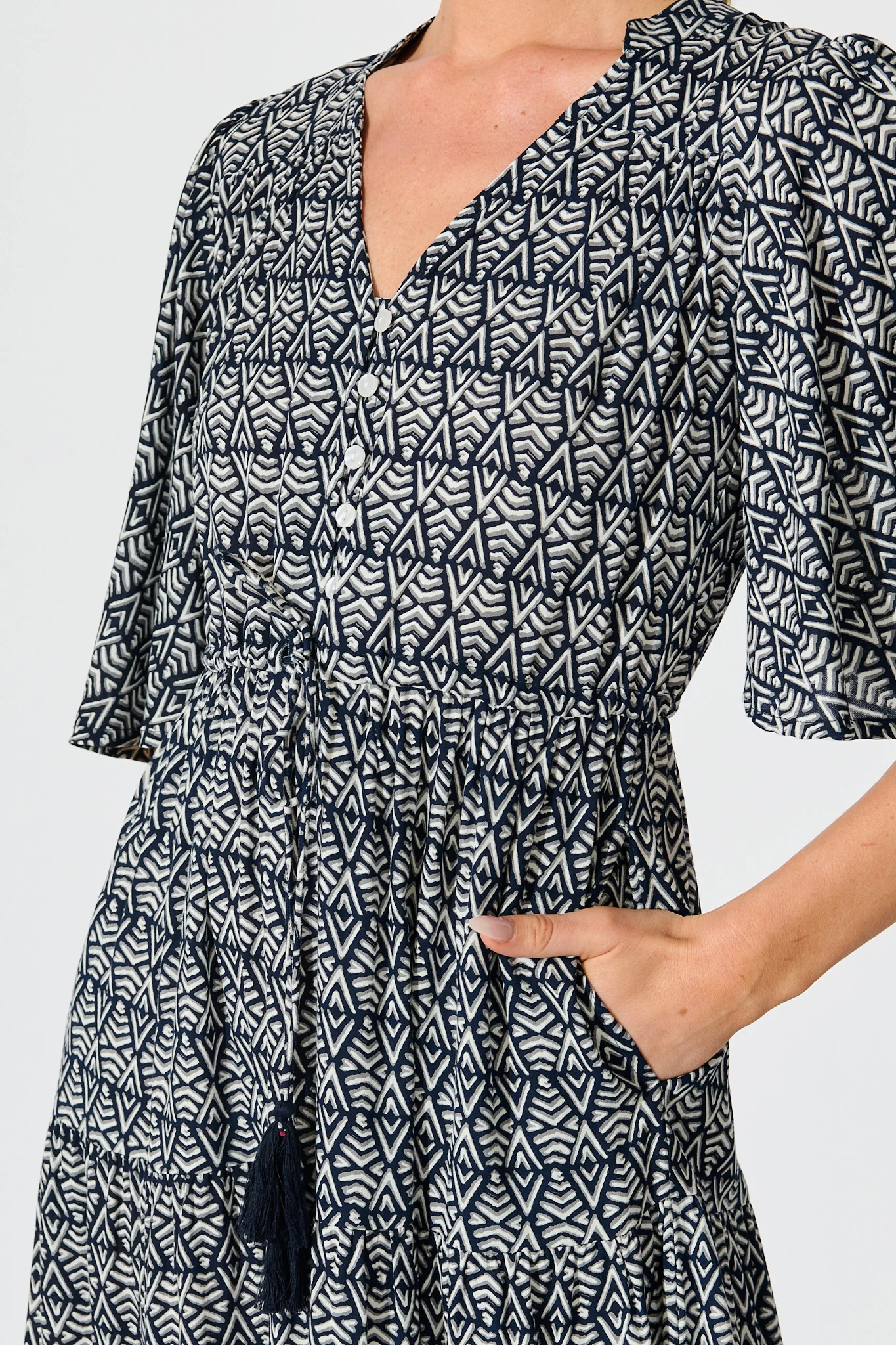 Kastor Maxi Dress in Navy Multi Print - Image 5