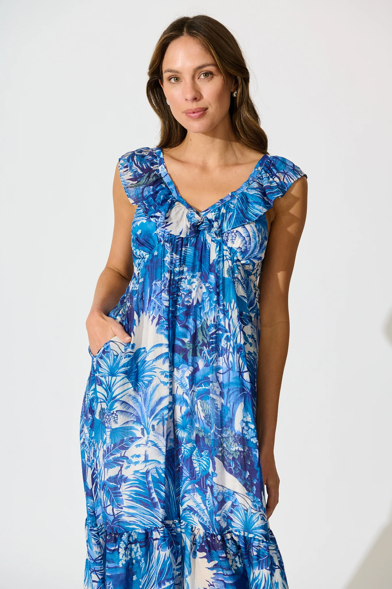 Katriel Maxi Dress in Blue and White Leaf Cotton Blend - Image 2