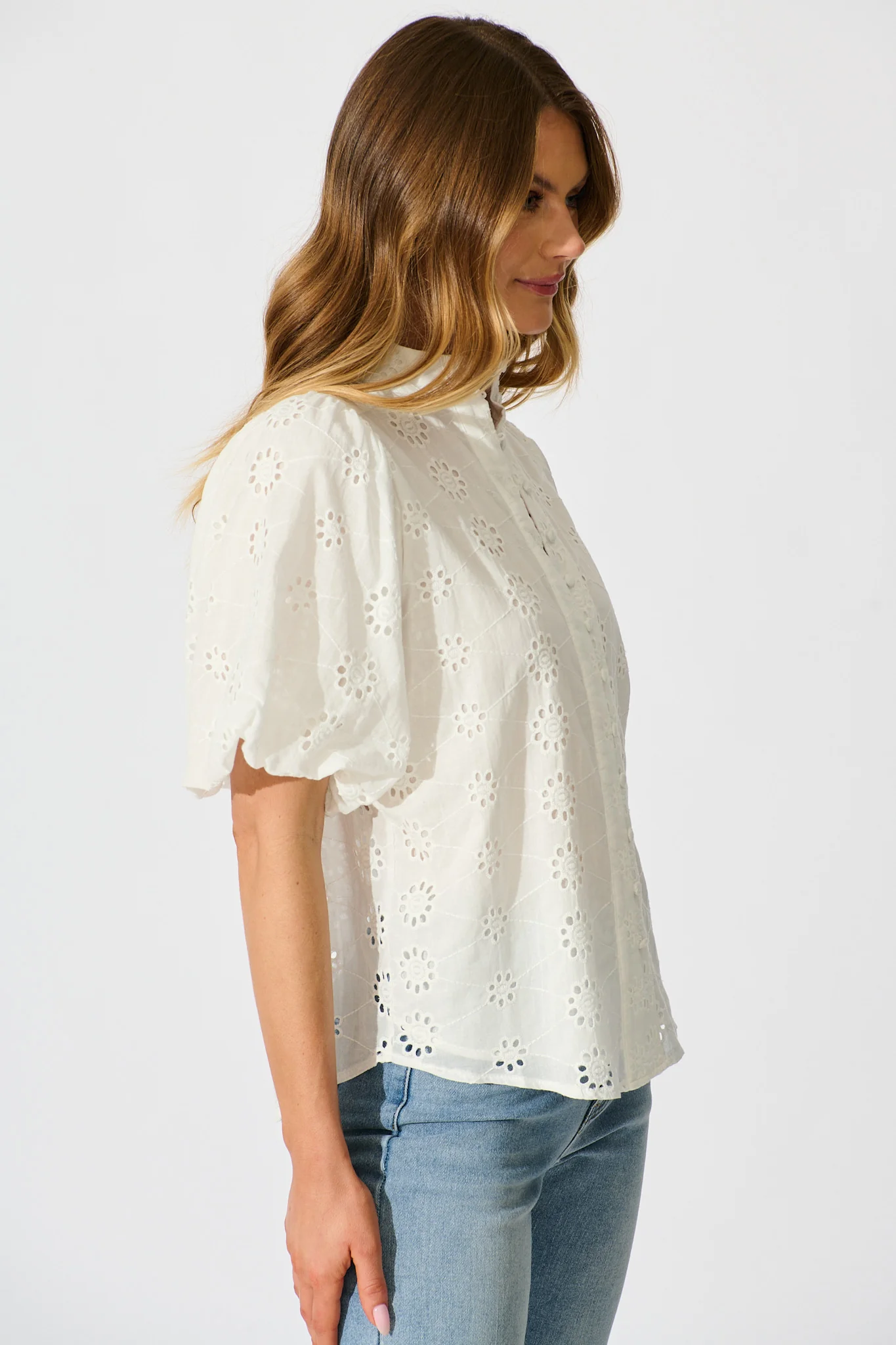 Krizza Top In White Embroidered Cotton - Image 2