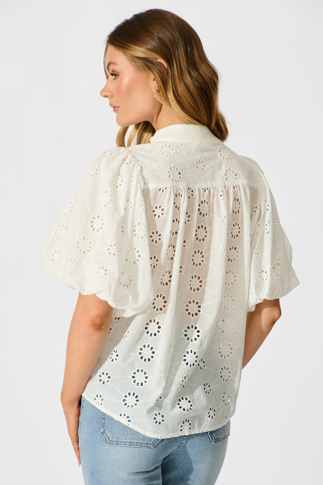 Krizza Top In White Embroidered Cotton - Image 3