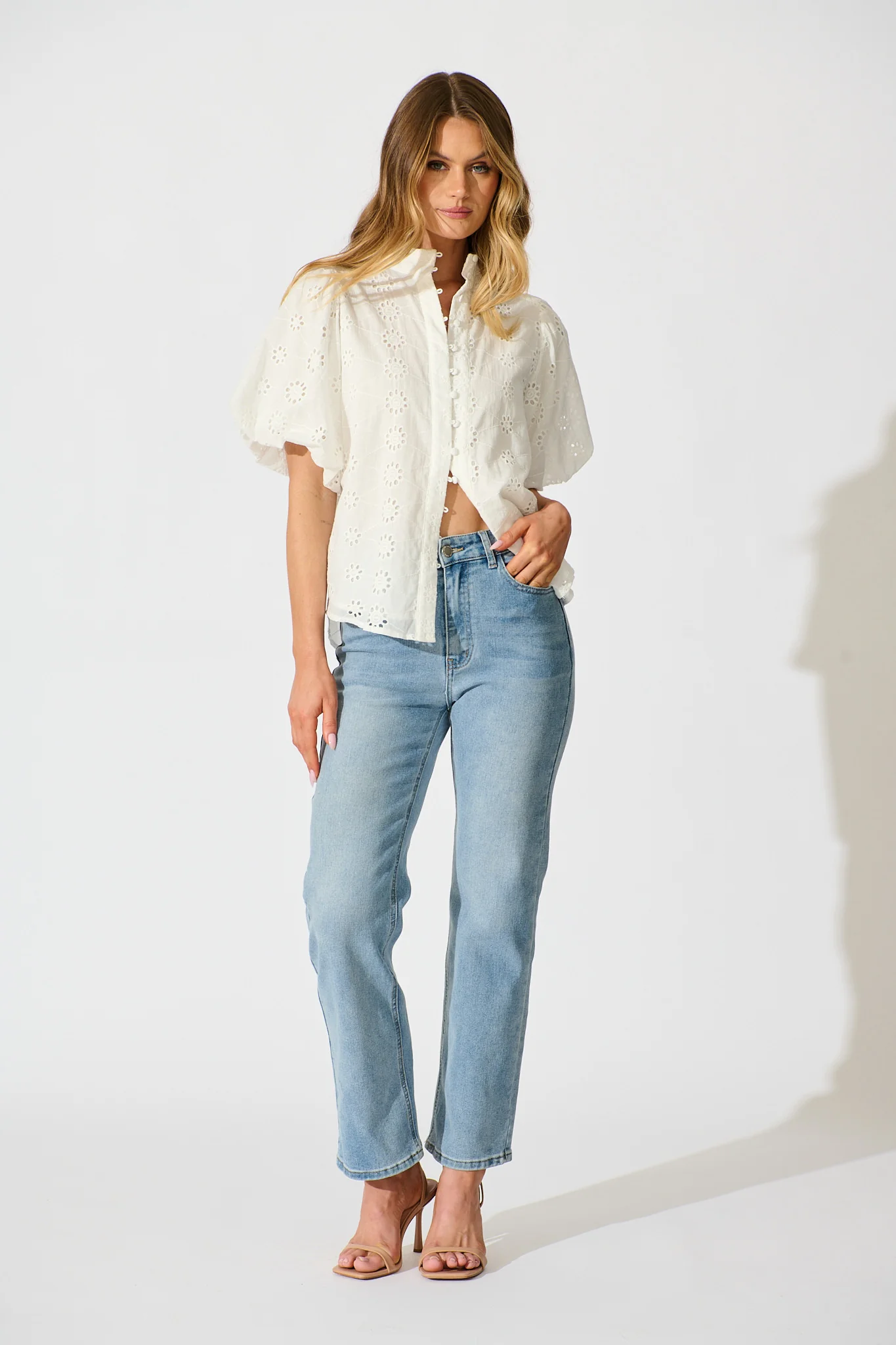 Krizza Top In White Embroidered Cotton - Image 4