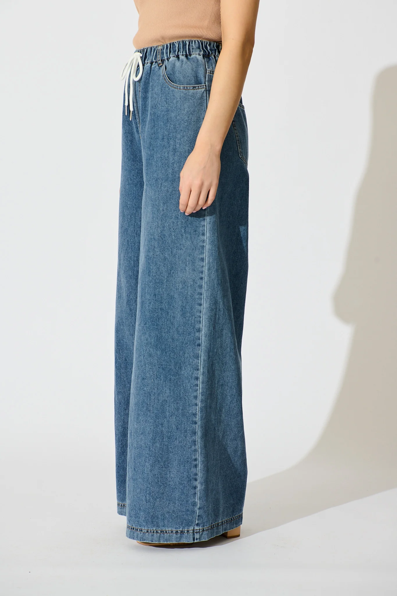 Leocadia High Rise Jean in Light Blue Denim - Image 2