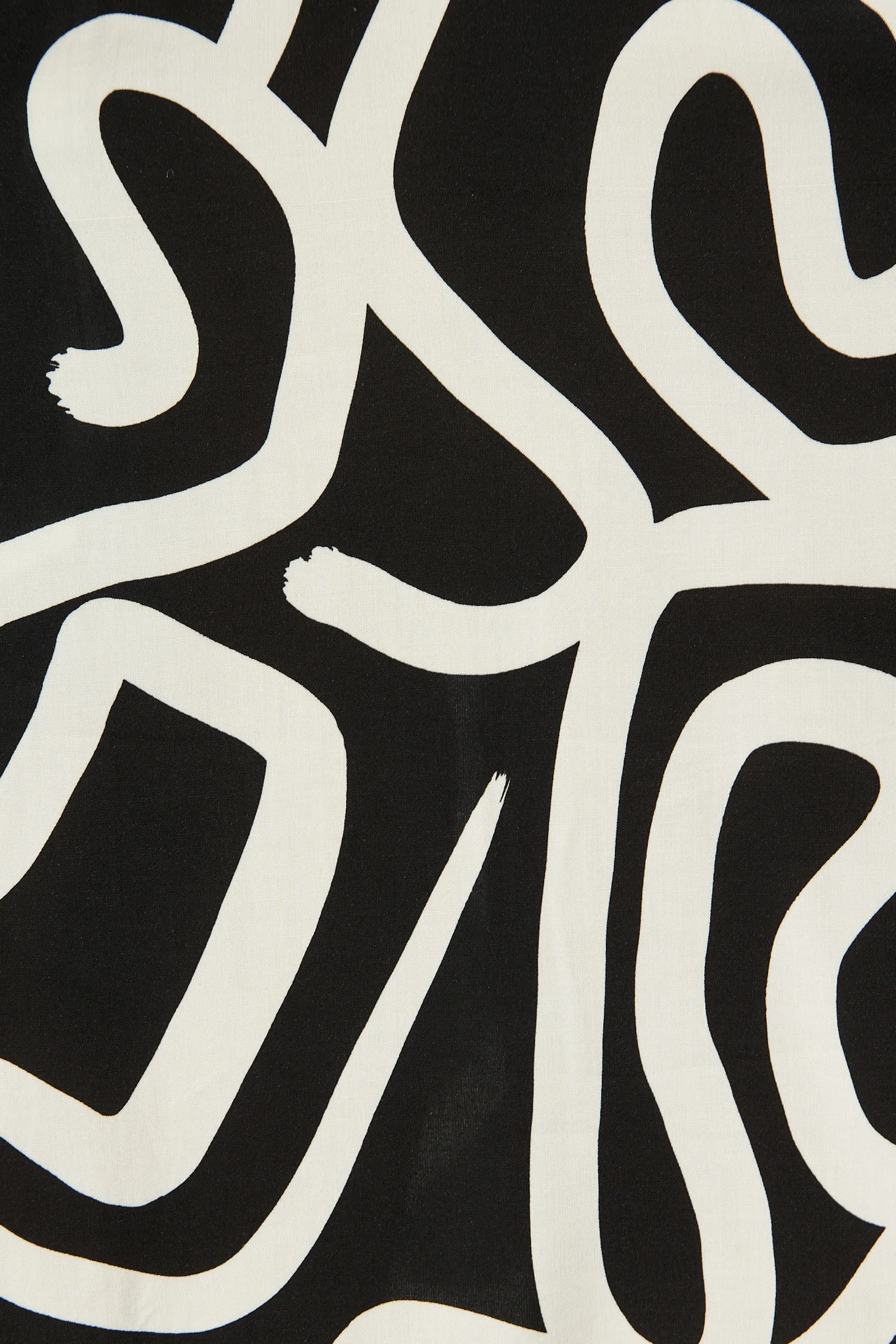 London Midi Smock Dress in Black and White Geometric Print - Image 6