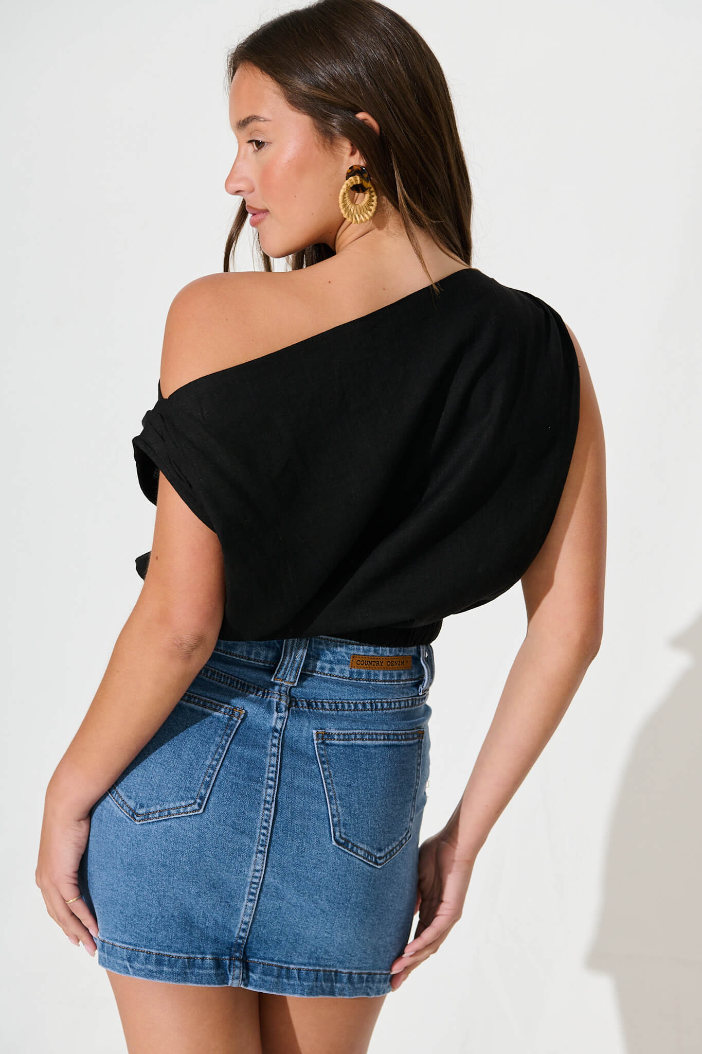 Lucille Off Shoulder Top In Black Cotton Linen - Image 3