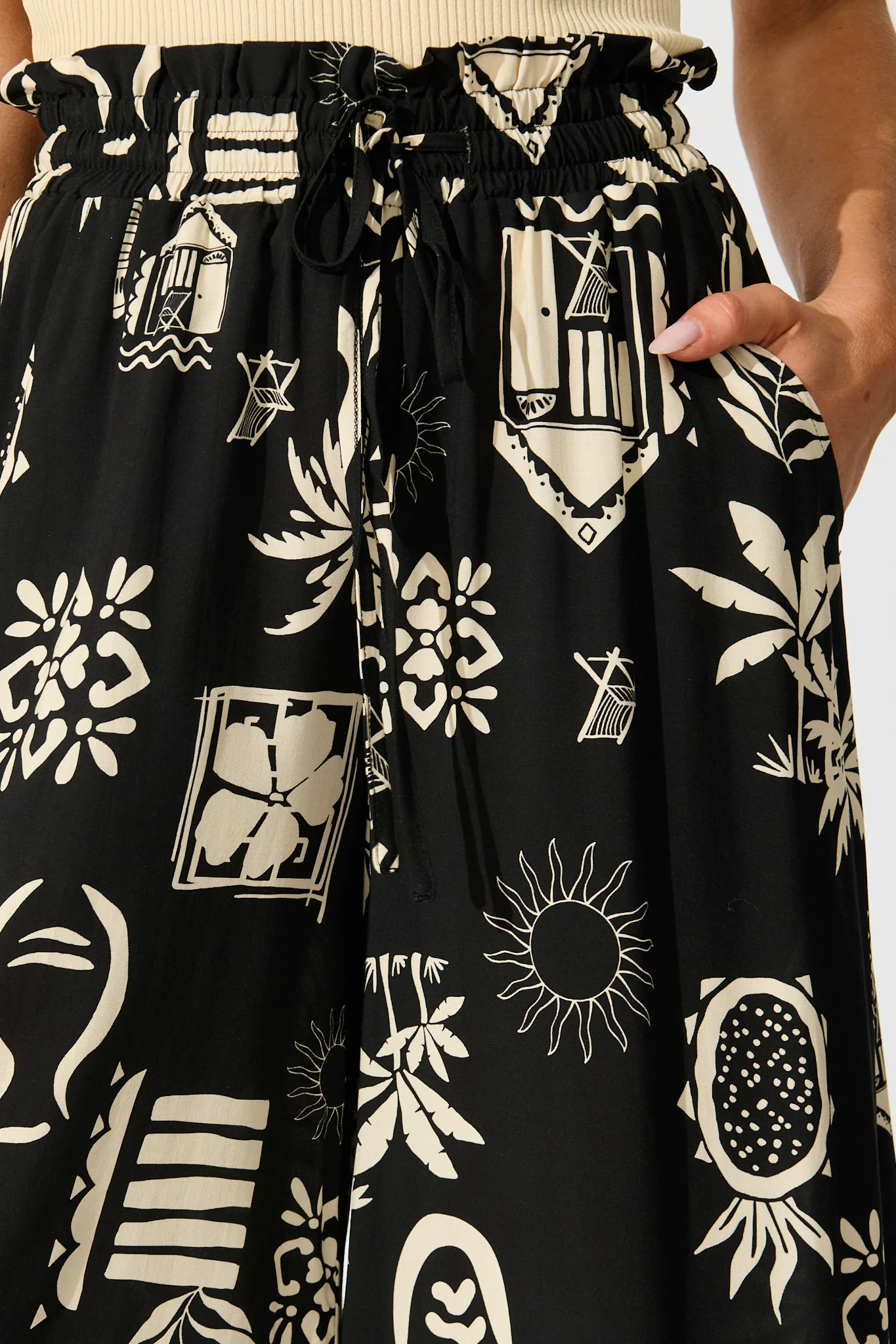 Lune Wide Leg Pant In Black Palm Print - Image 5