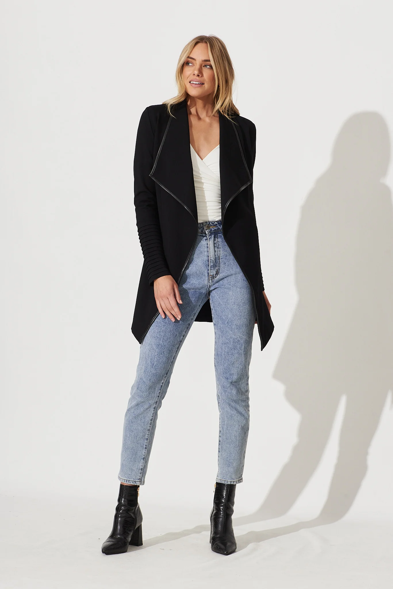 Lynda Jacket In Black - Image 2