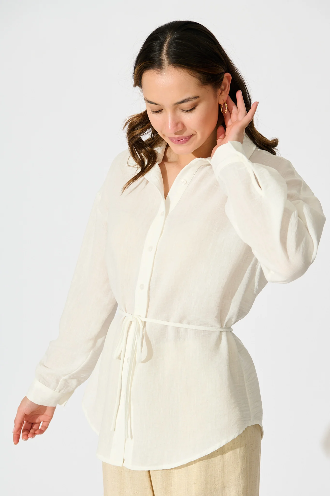 Lysandra Shirt in White Linen Blend - Image 3
