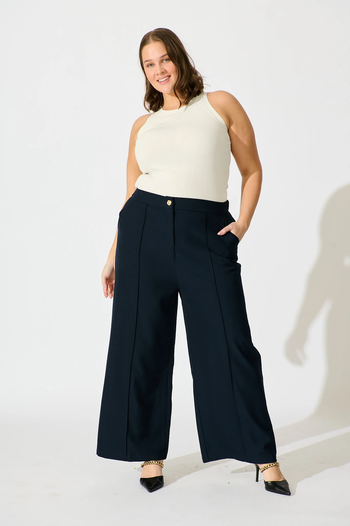 Mantra Pant In Navy - Image 7