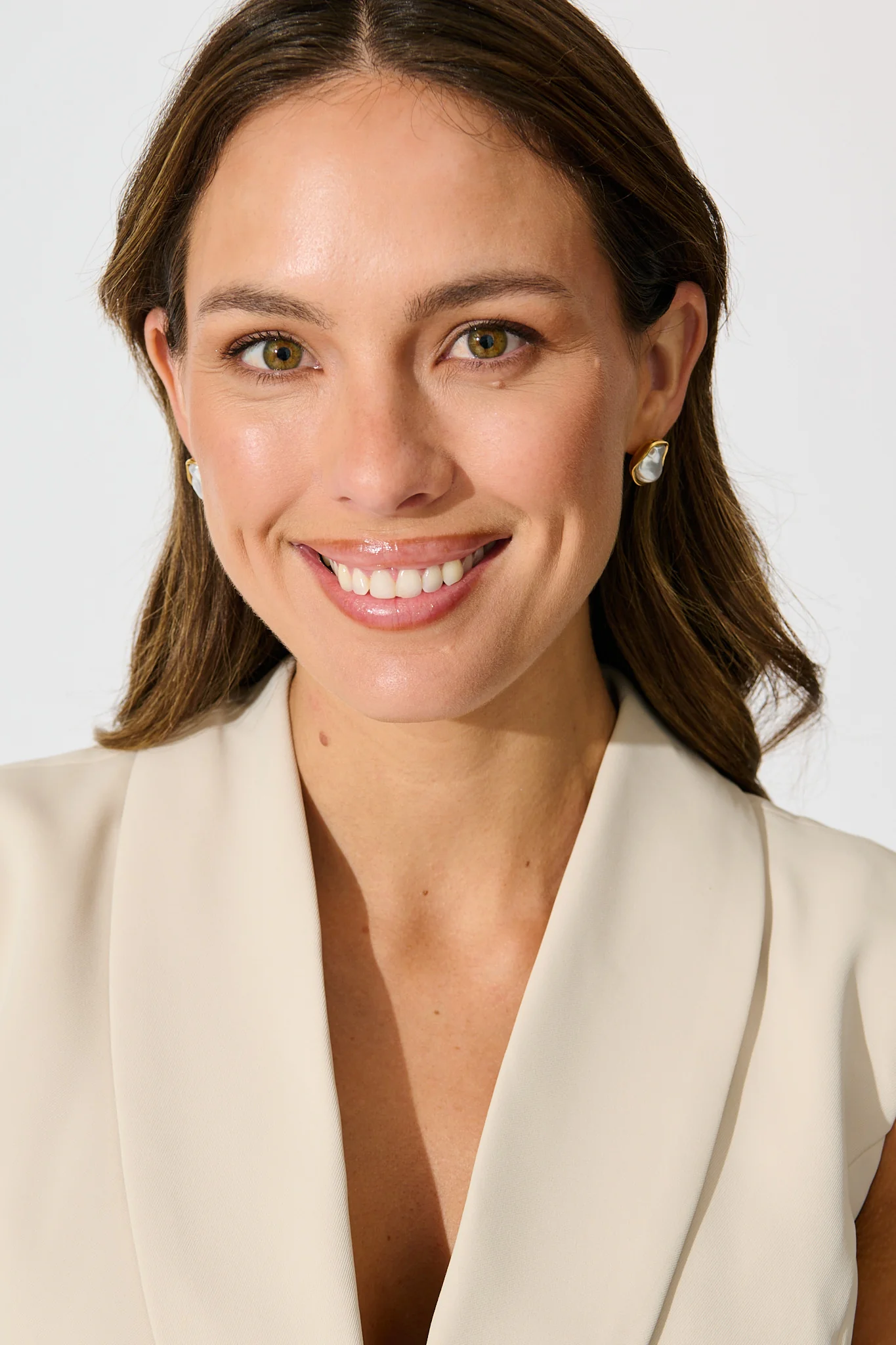 Odette Earrings in 18K Gold with Pearl - Image 2