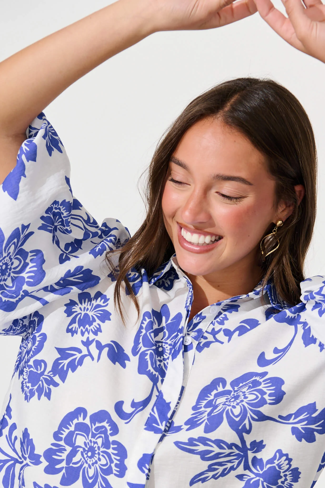 Orland Shirt In White With Blue Floral - Image 10